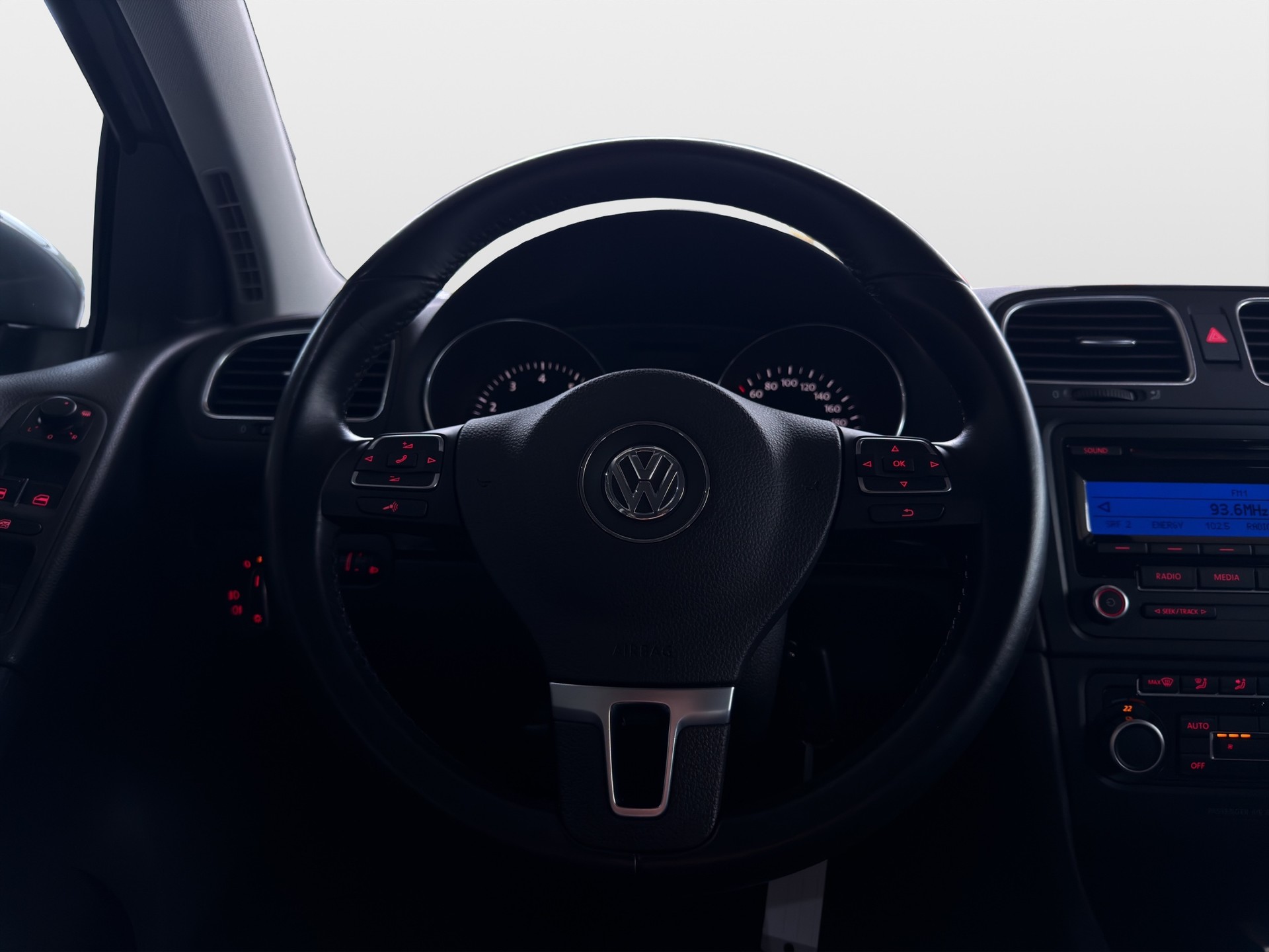 VW Golf 1.4 TSI Comfortline DSG*Frisch ab MFK*-image-16