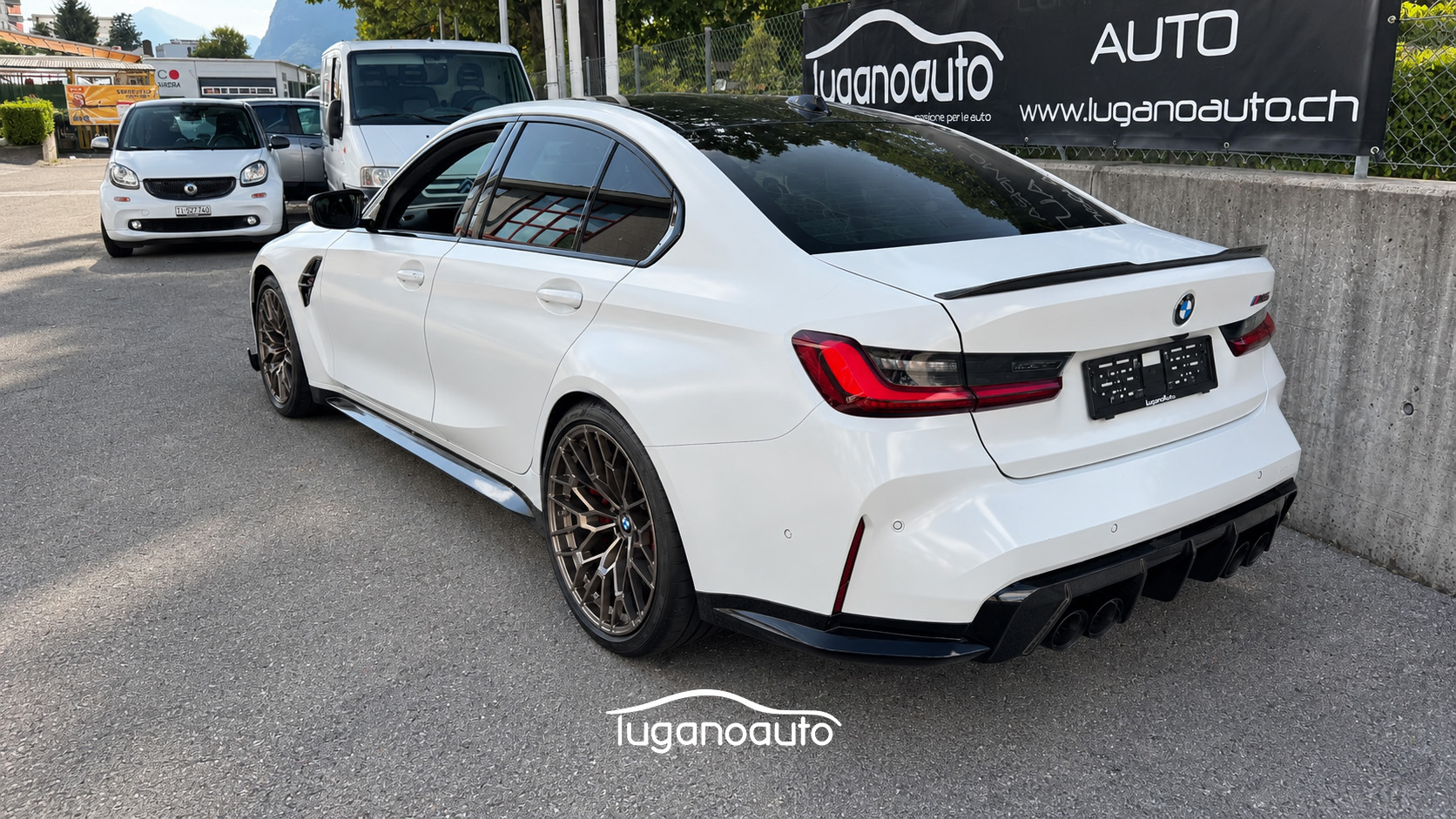 BMW M3 CS-image-2