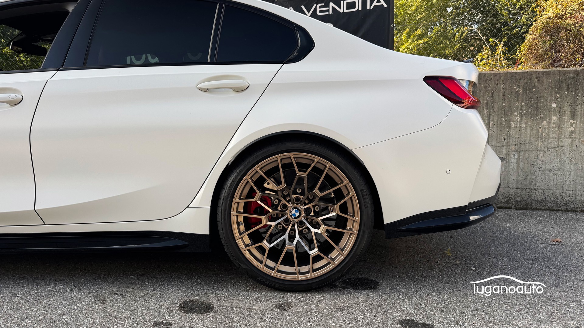 BMW M3 CS-image-5