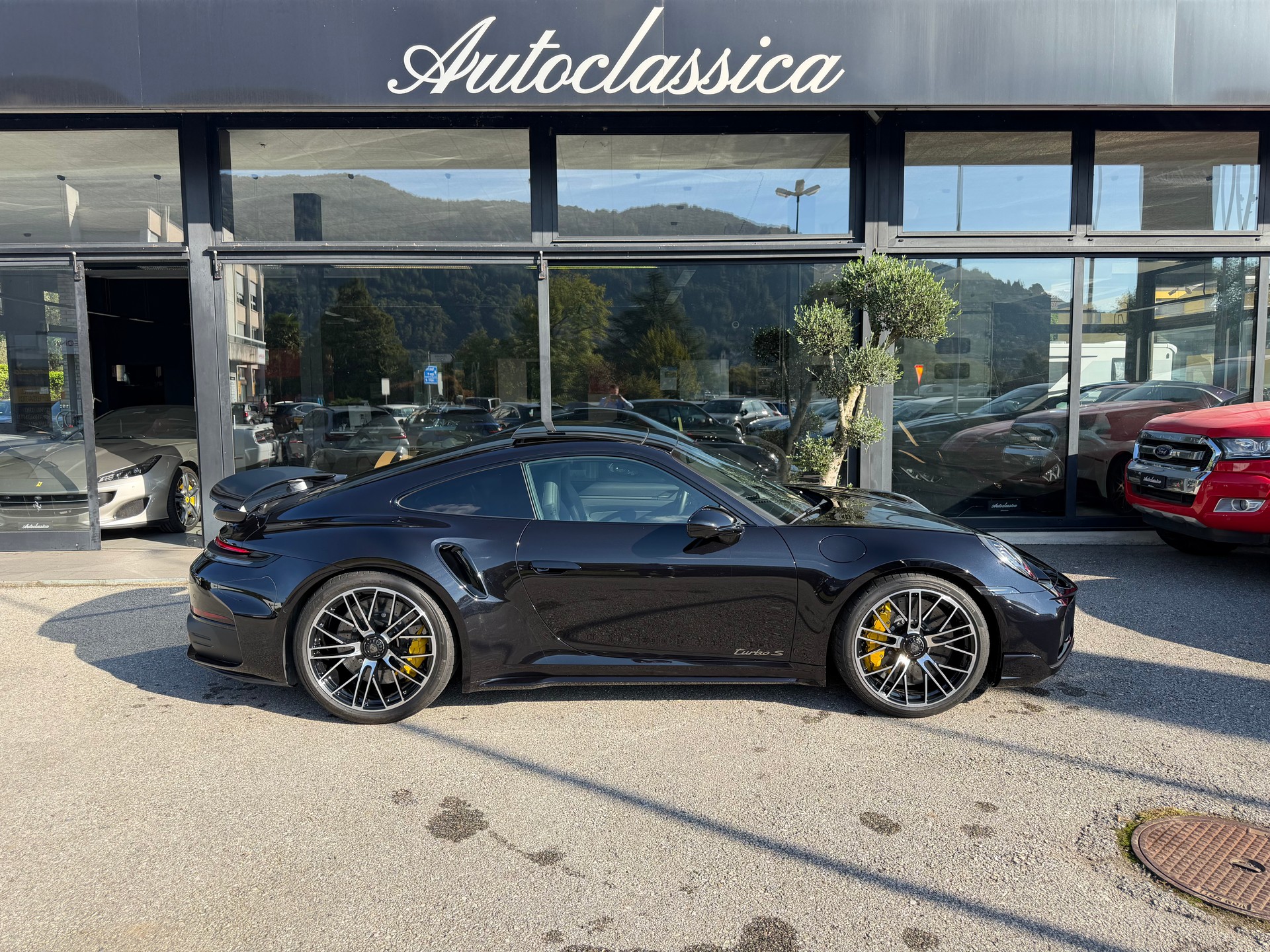 PORSCHE 911 Turbo S-image-3
