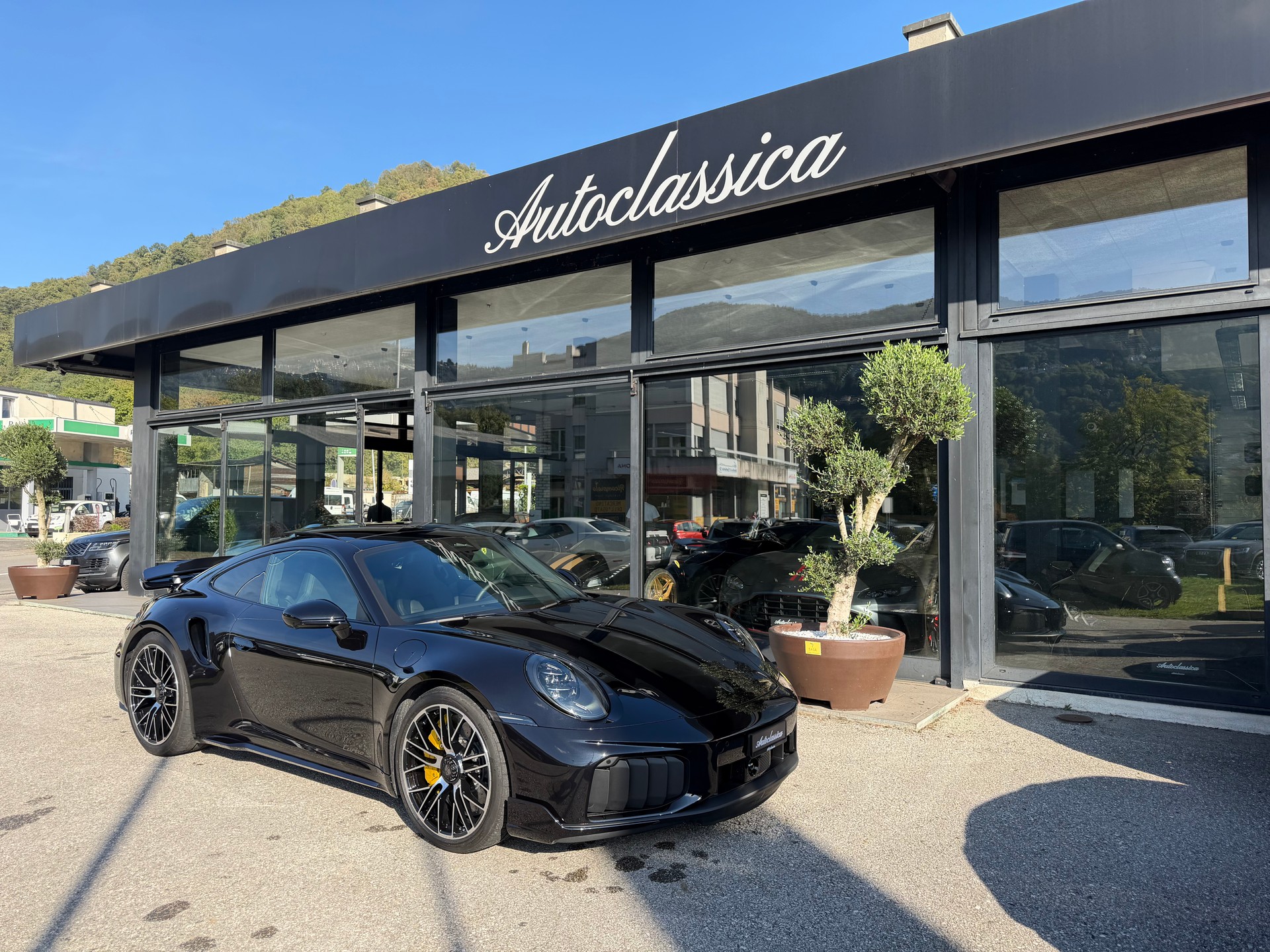 PORSCHE 911 Turbo S-image-4