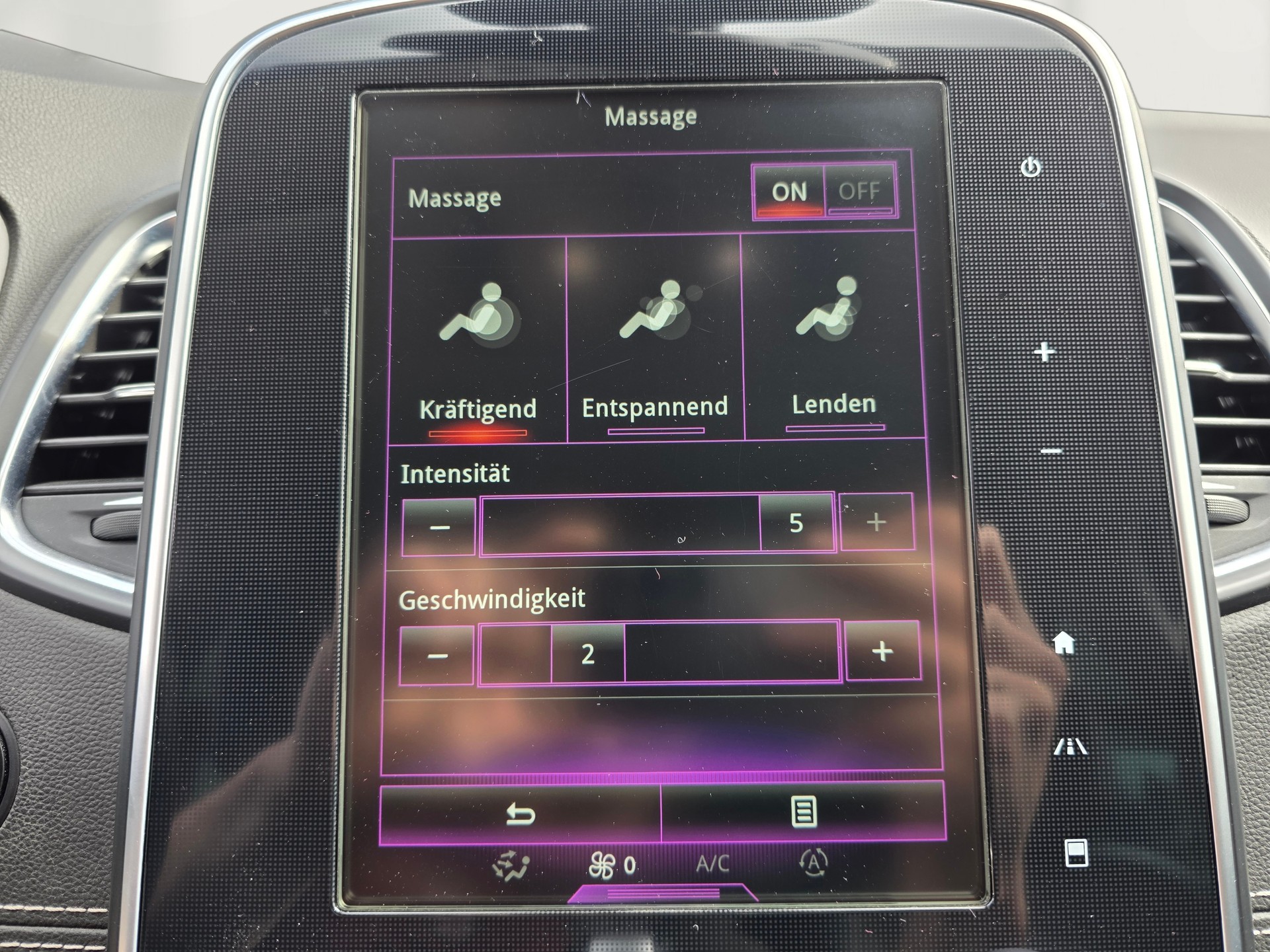 RENAULT Grand Scénic 1.5 dCi Bose EDC-image-12