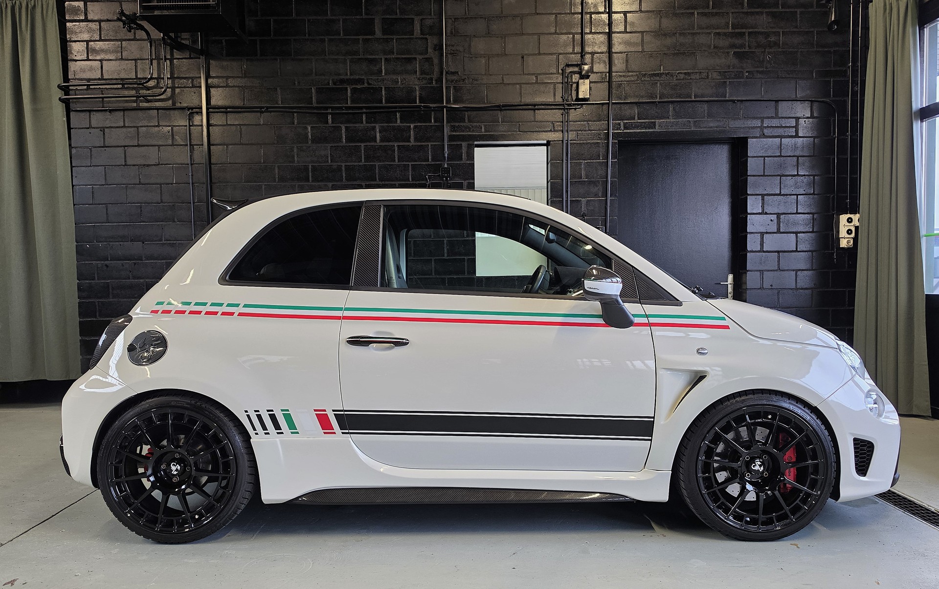 FIAT 595C 1.4 16V Turbo Abarth Competizione-image-2