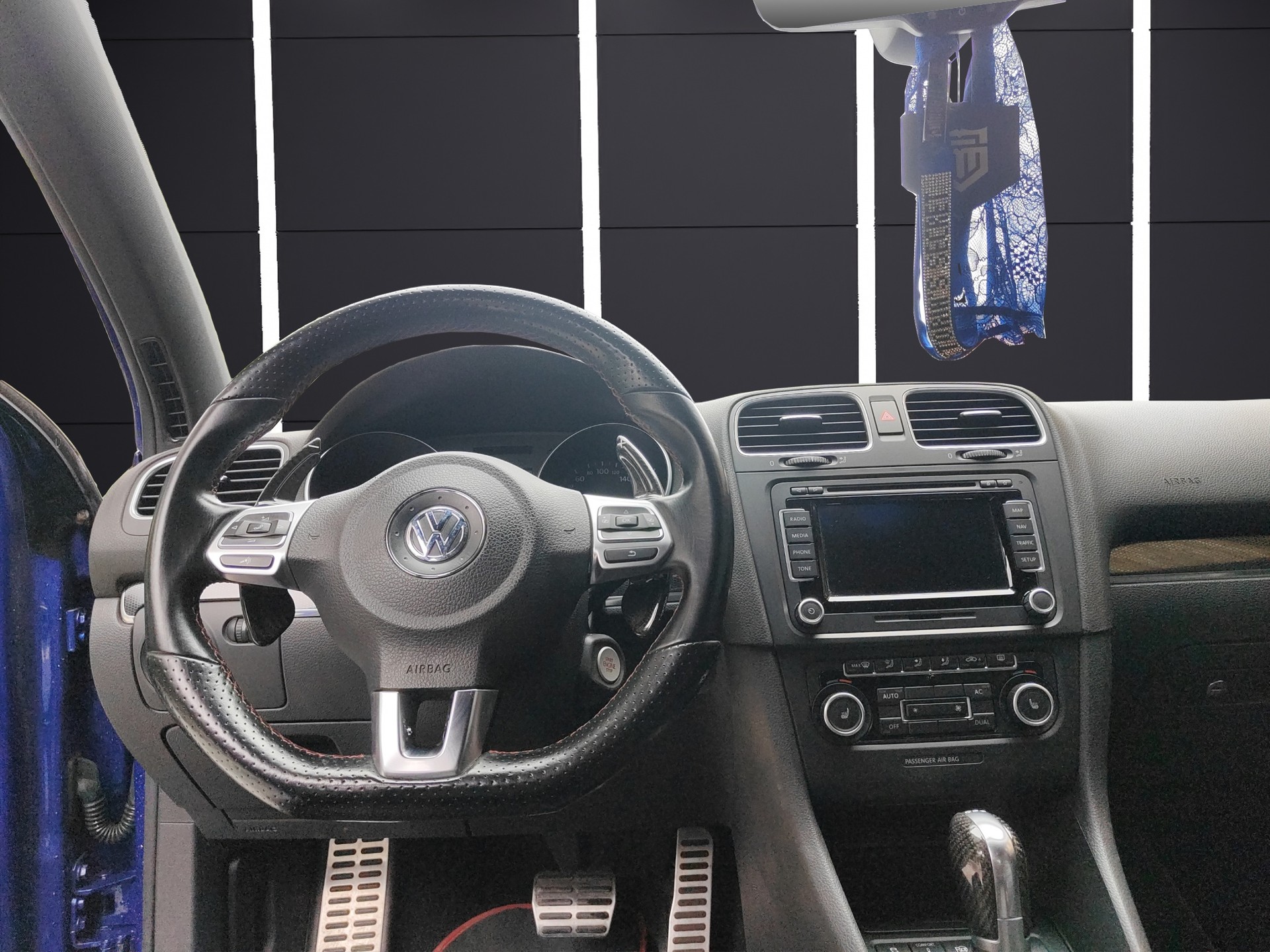 VW Golf 2.0 TSI GTI Edition 35 DSG-image-8