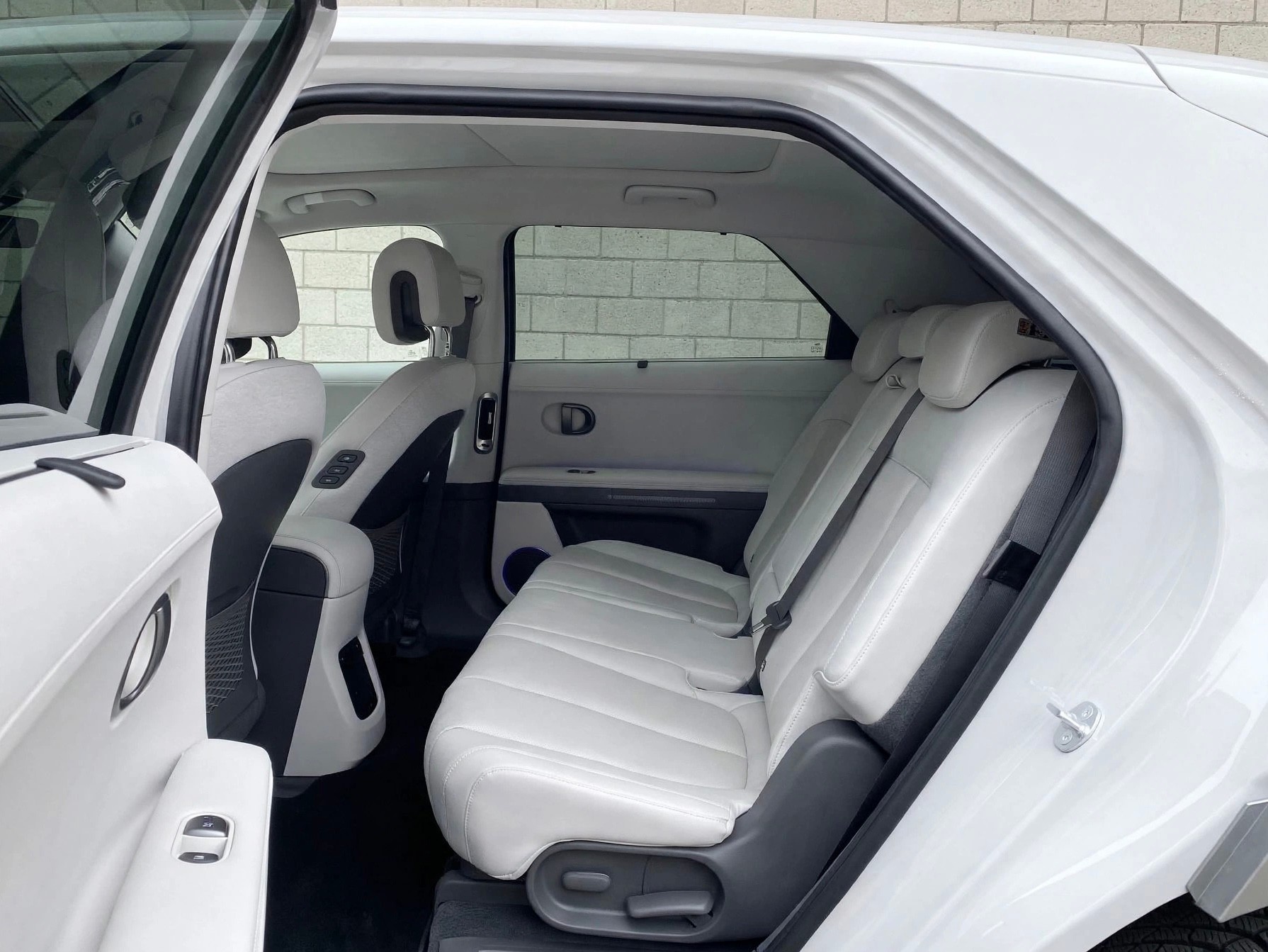 HYUNDAI Ioniq 5 *Swiss*Vertex*84kWh*Facelift*4WD*-image-9