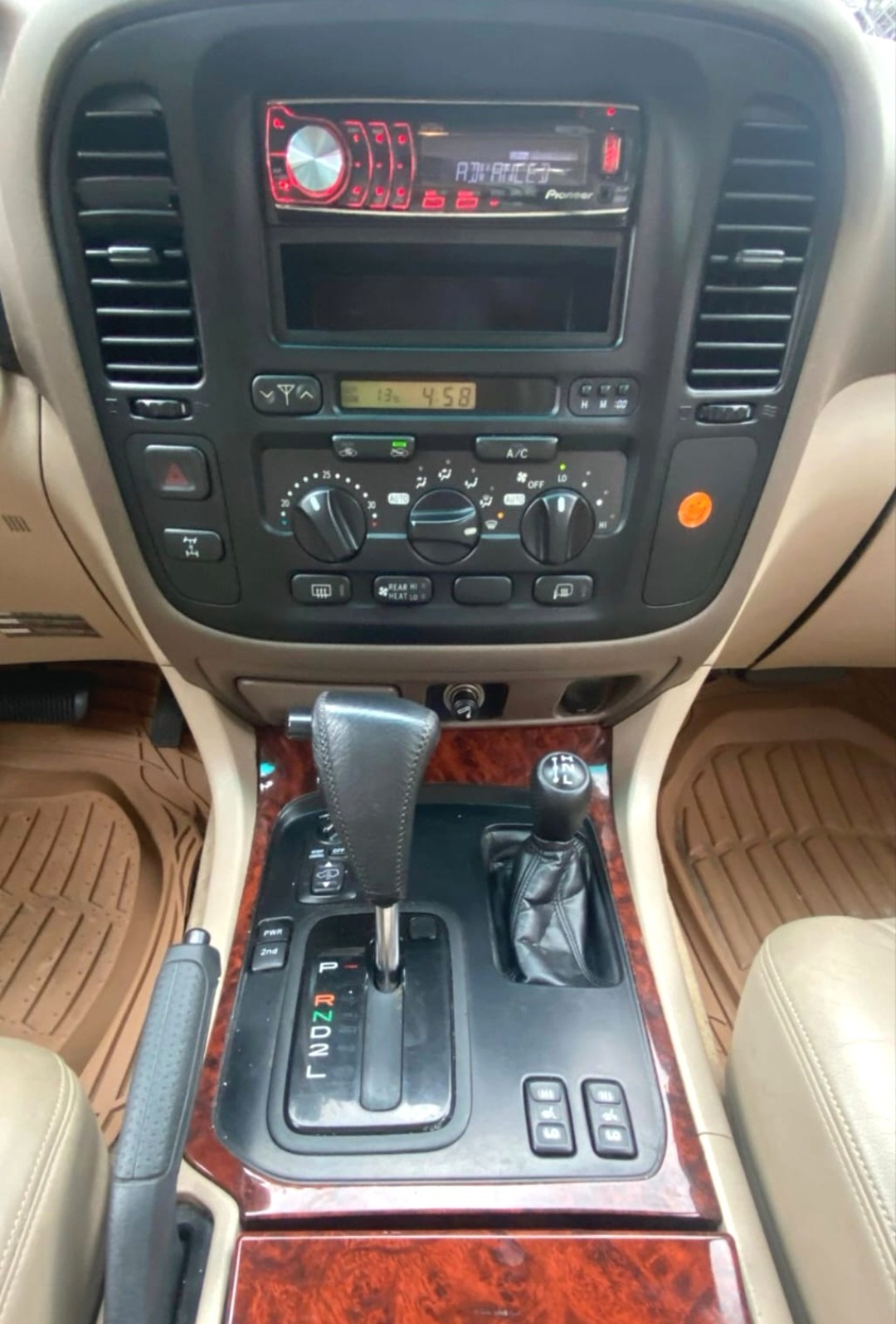 TOYOTA Land Cruiser 500 4.7 S.Saloon-image-8