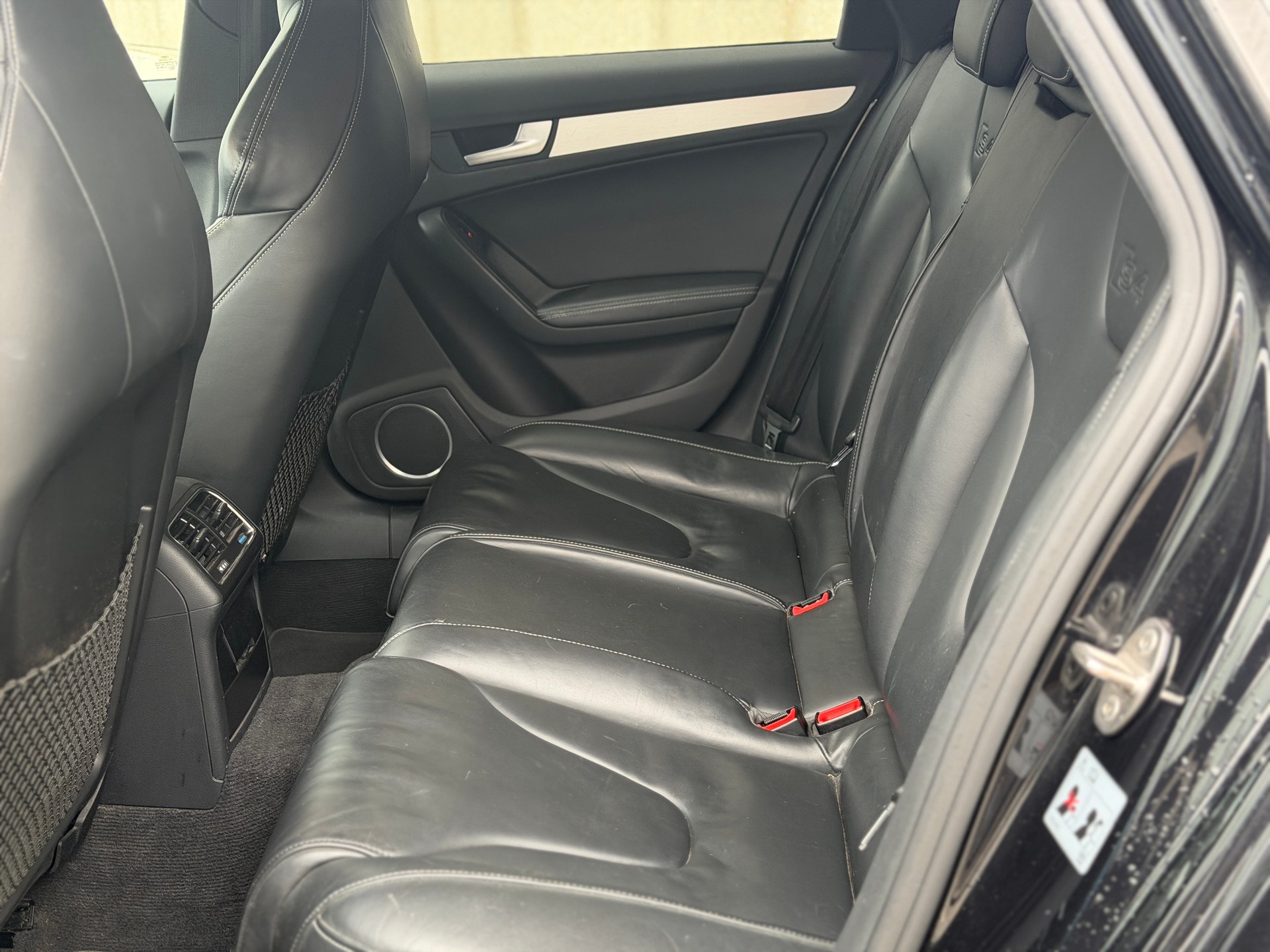 AUDI S4 Avant 3.0 TFSI quattro S-tronic-image-21