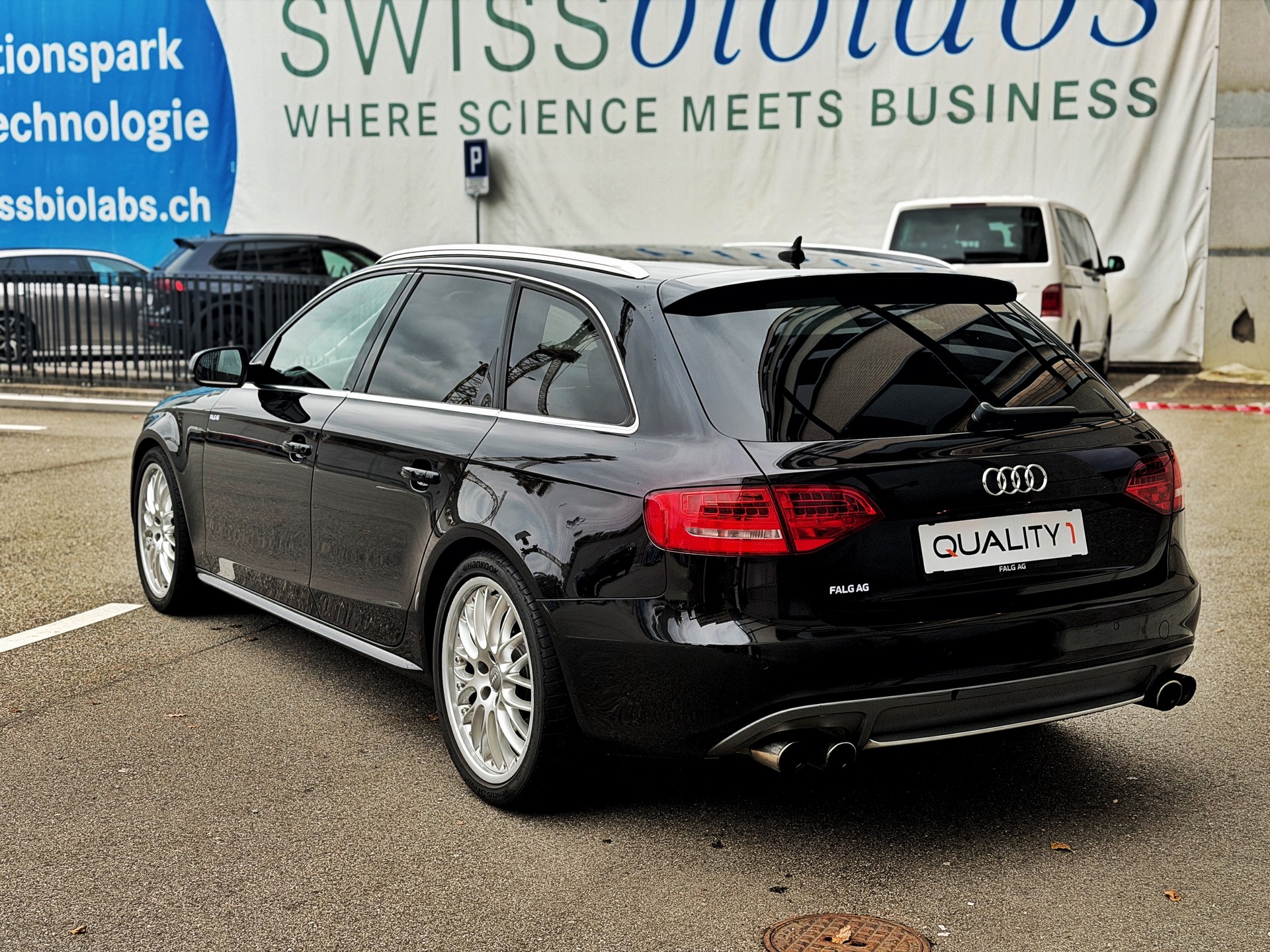 AUDI S4 Avant 3.0 TFSI quattro S-tronic-image-2