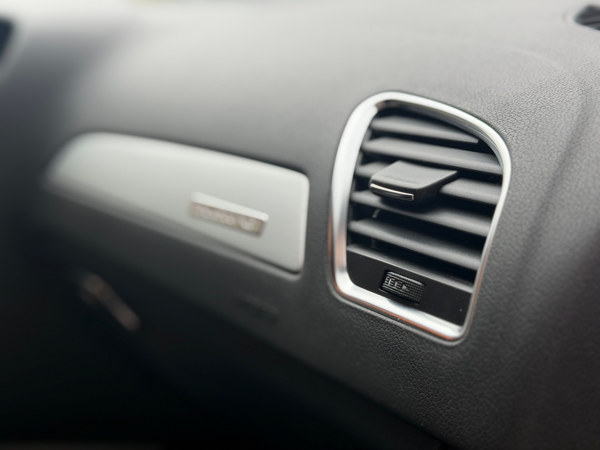 AUDI S4 Avant 3.0 TFSI quattro S-tronic-image-25