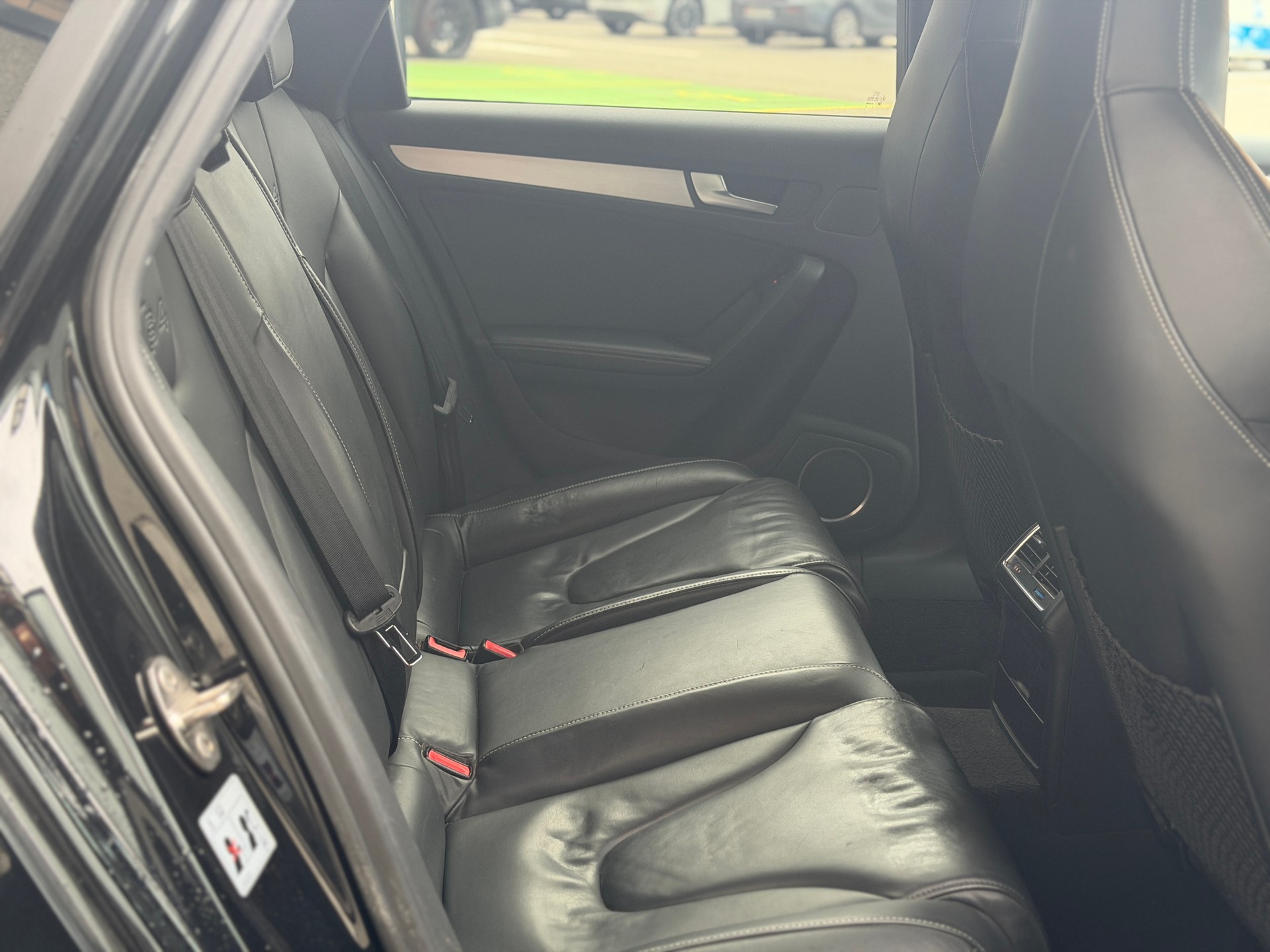 AUDI S4 Avant 3.0 TFSI quattro S-tronic-image-24