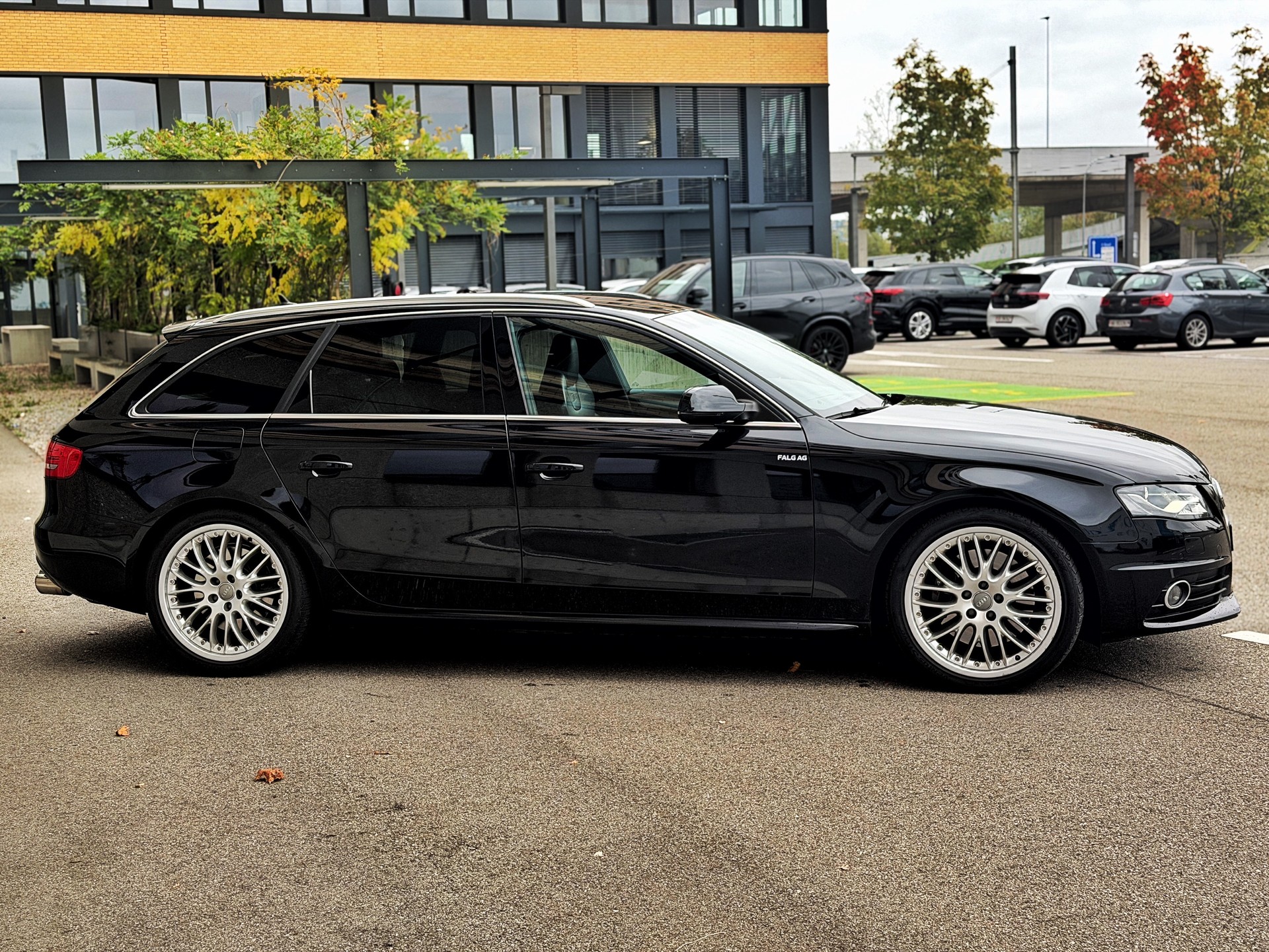 AUDI S4 Avant 3.0 TFSI quattro S-tronic-image-5