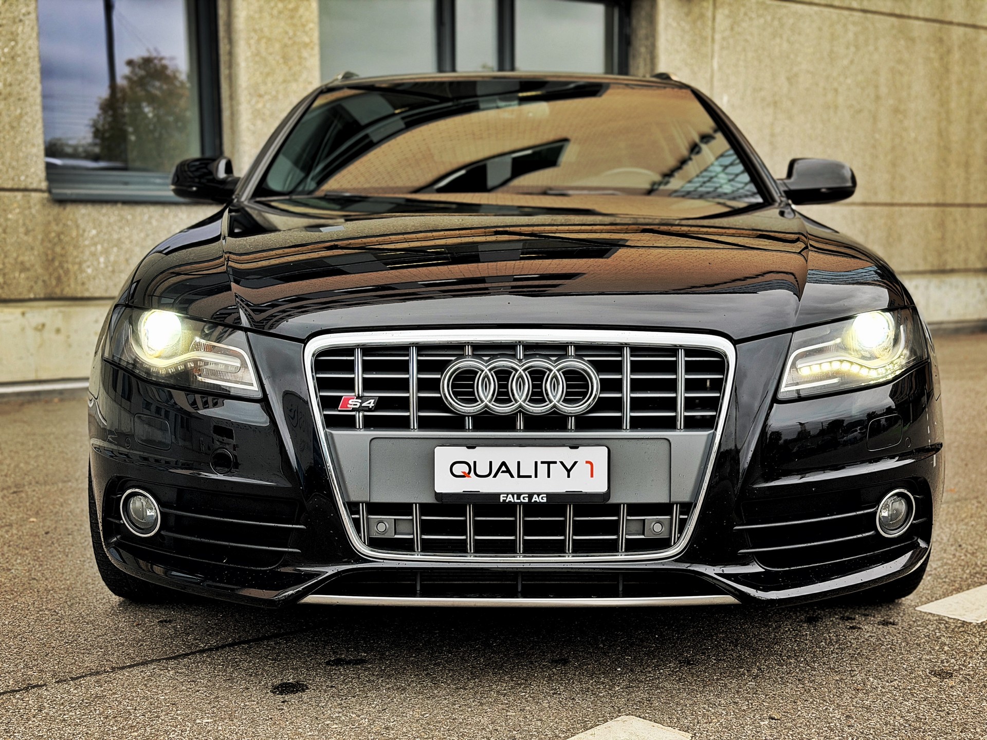 AUDI S4 Avant 3.0 TFSI quattro S-tronic-image-3