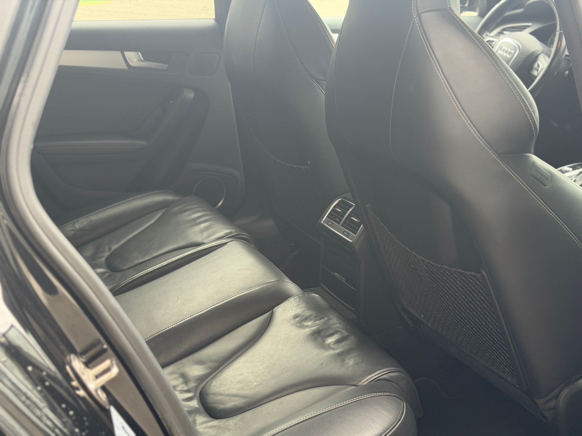 AUDI S4 Avant 3.0 TFSI quattro S-tronic-image-19