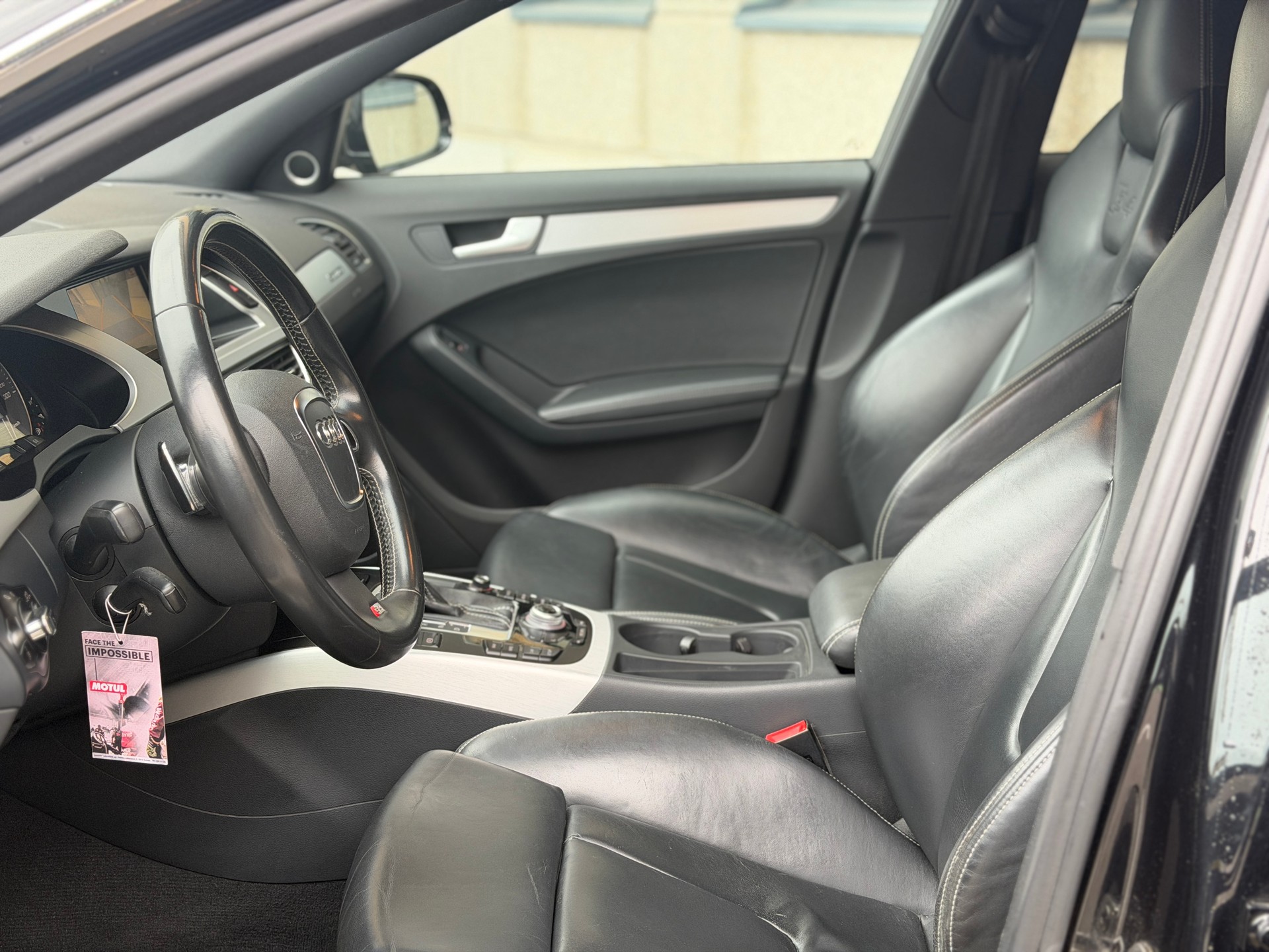 AUDI S4 Avant 3.0 TFSI quattro S-tronic-image-15