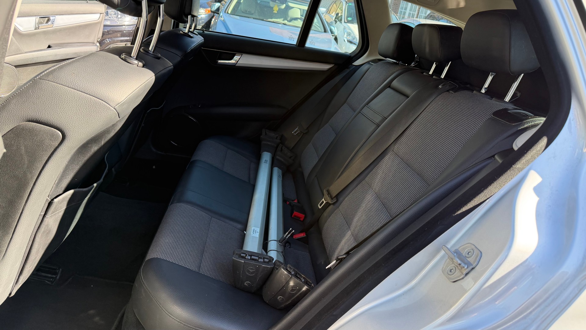 MERCEDES-BENZ C 180 CGI BlueEfficiency Avantgarde Automatic-image-9