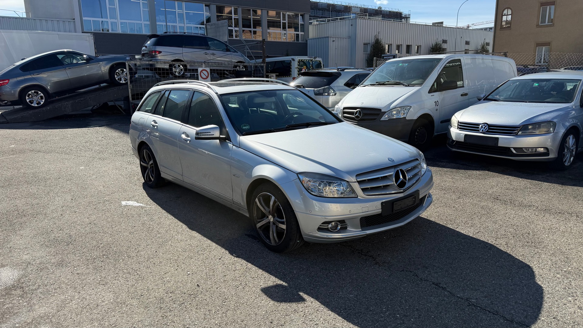 MERCEDES-BENZ C 180 CGI BlueEfficiency Avantgarde Automatic-image-1