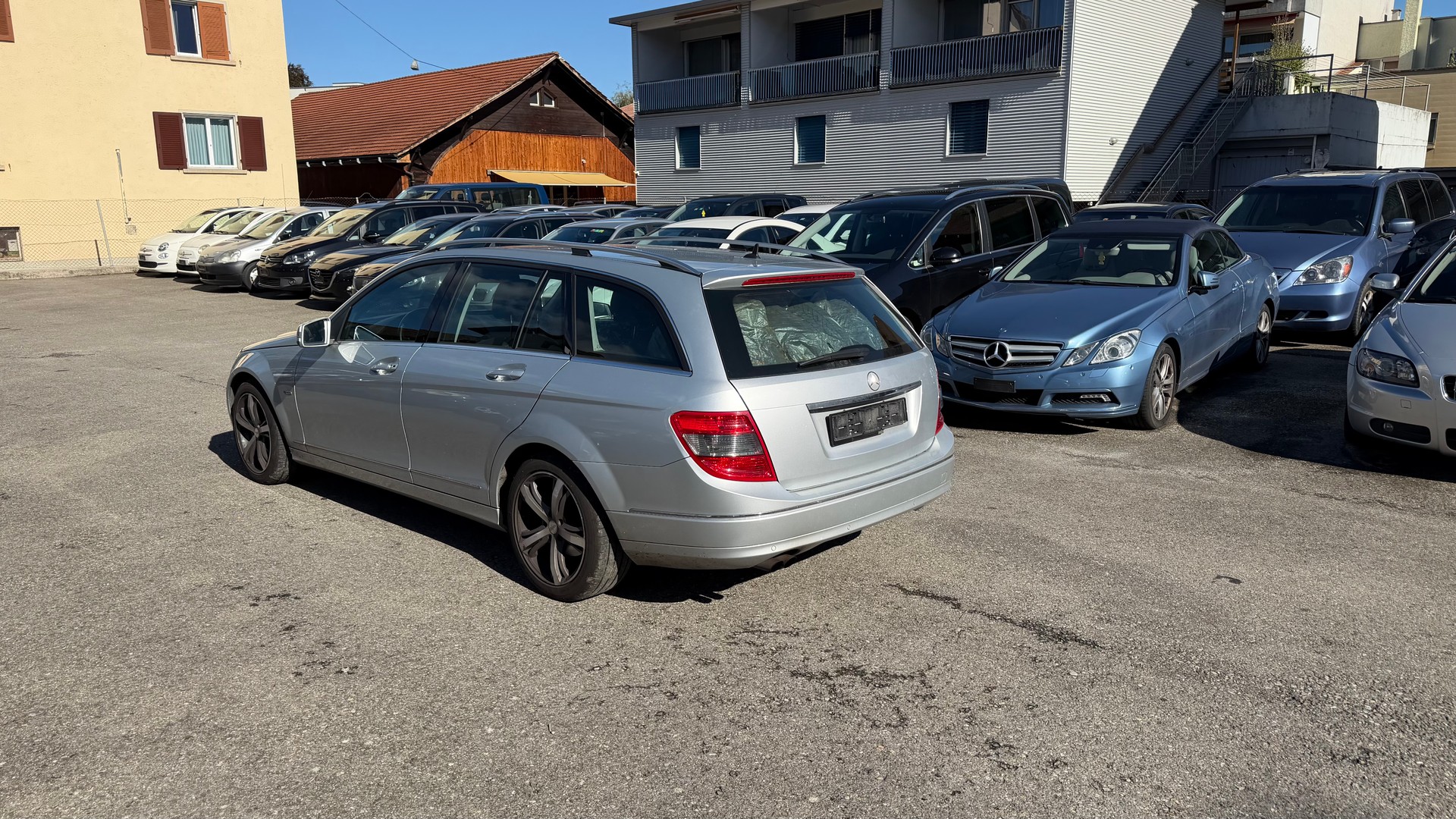 MERCEDES-BENZ C 180 CGI BlueEfficiency Avantgarde Automatic-image-3