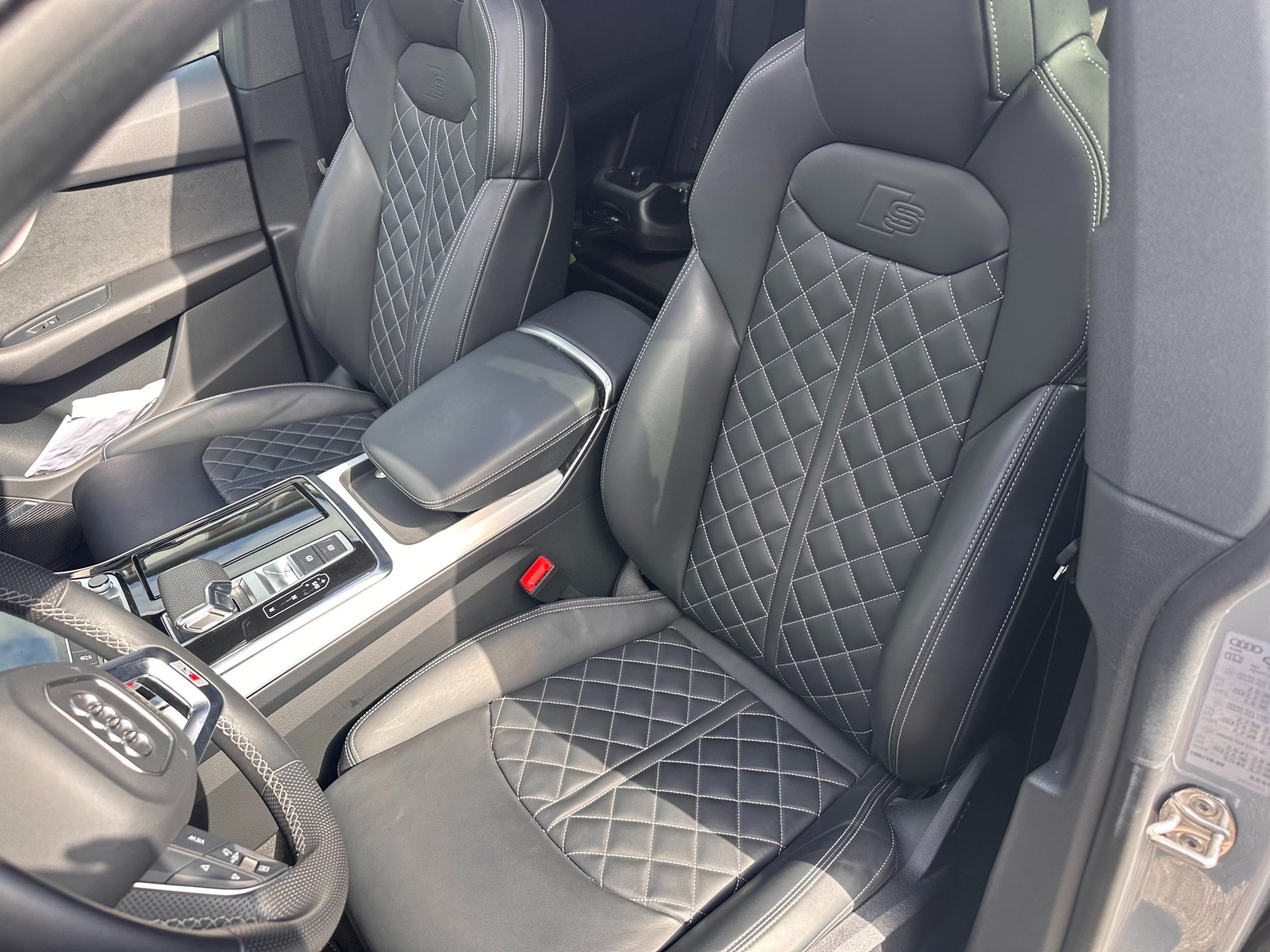 AUDI SQ8 SUV TFSI quattro tiptronic-image-3
