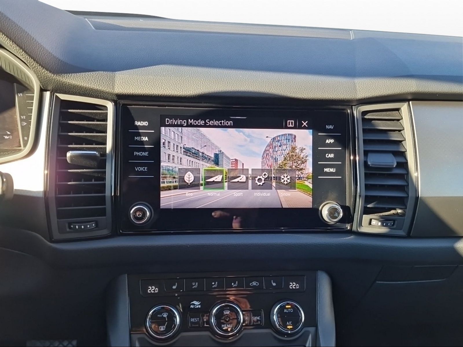 SKODA Kodiaq 2.0 TDI SCR Clever 4x4 DSG-image-8