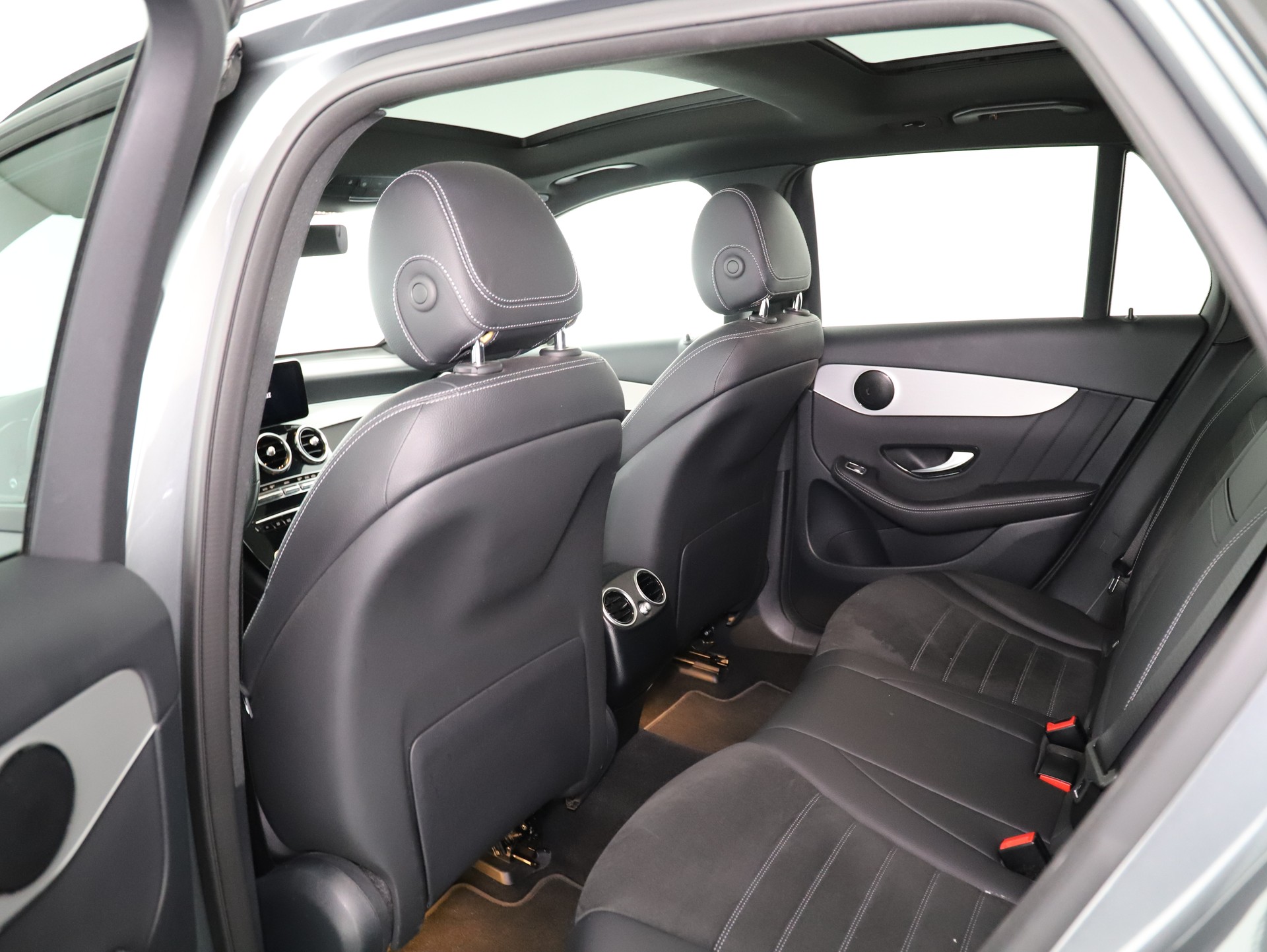 MERCEDES-BENZ GLC 200 AMG Line 4Matic-image-13