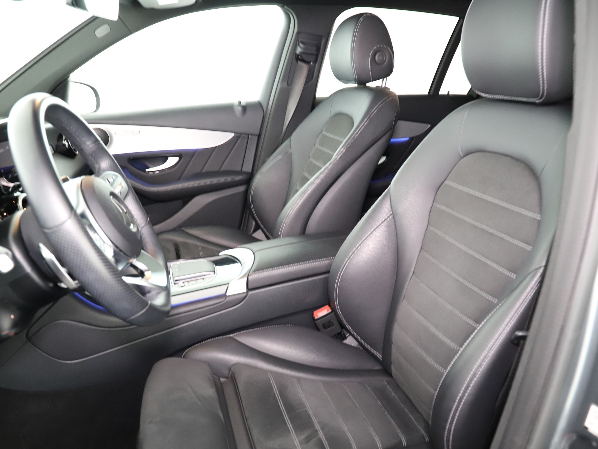 MERCEDES-BENZ GLC 200 AMG Line 4Matic-image-9