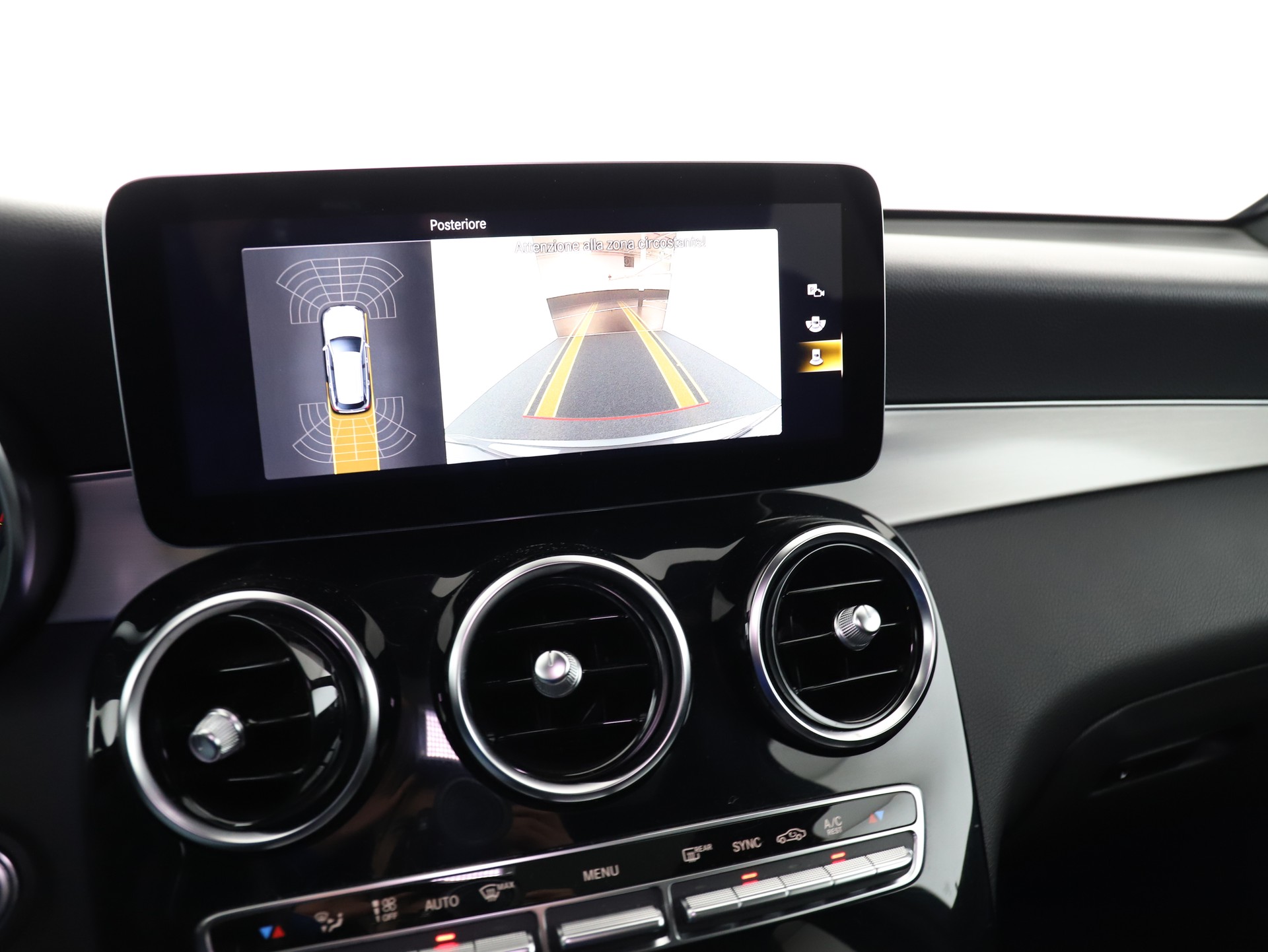 MERCEDES-BENZ GLC 200 AMG Line 4Matic-image-15