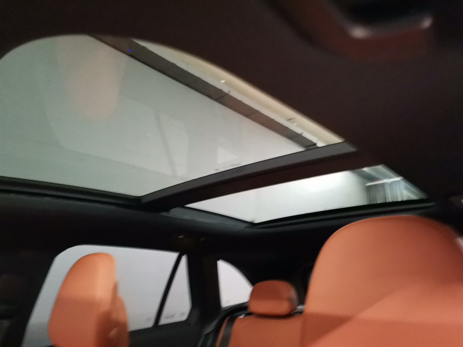 MERCEDES-BENZ GLC 300 AMG Line 4Matic-image-15