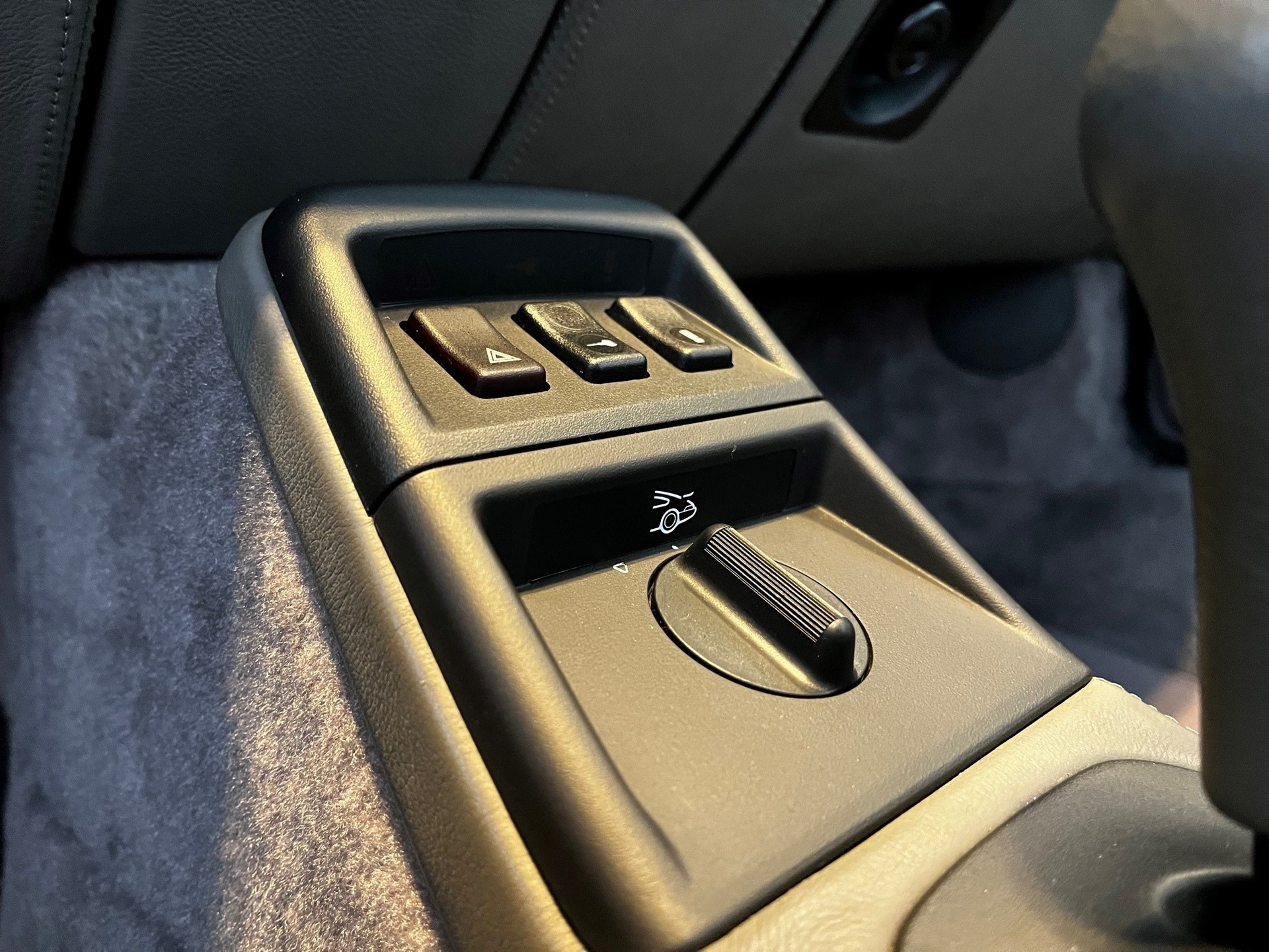 PORSCHE 911 Carrera 2-image-19