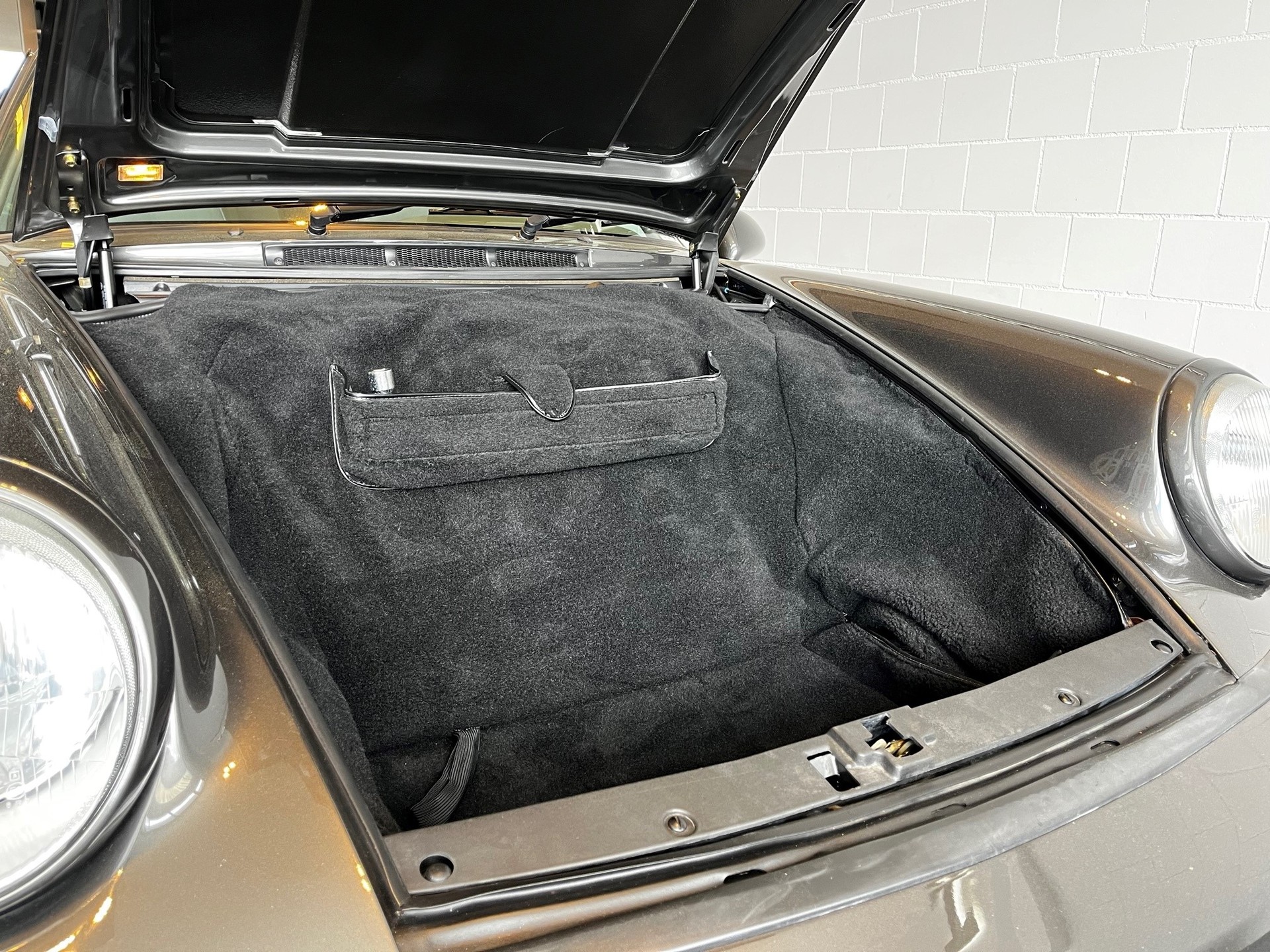 PORSCHE 911 Carrera 2-image-22