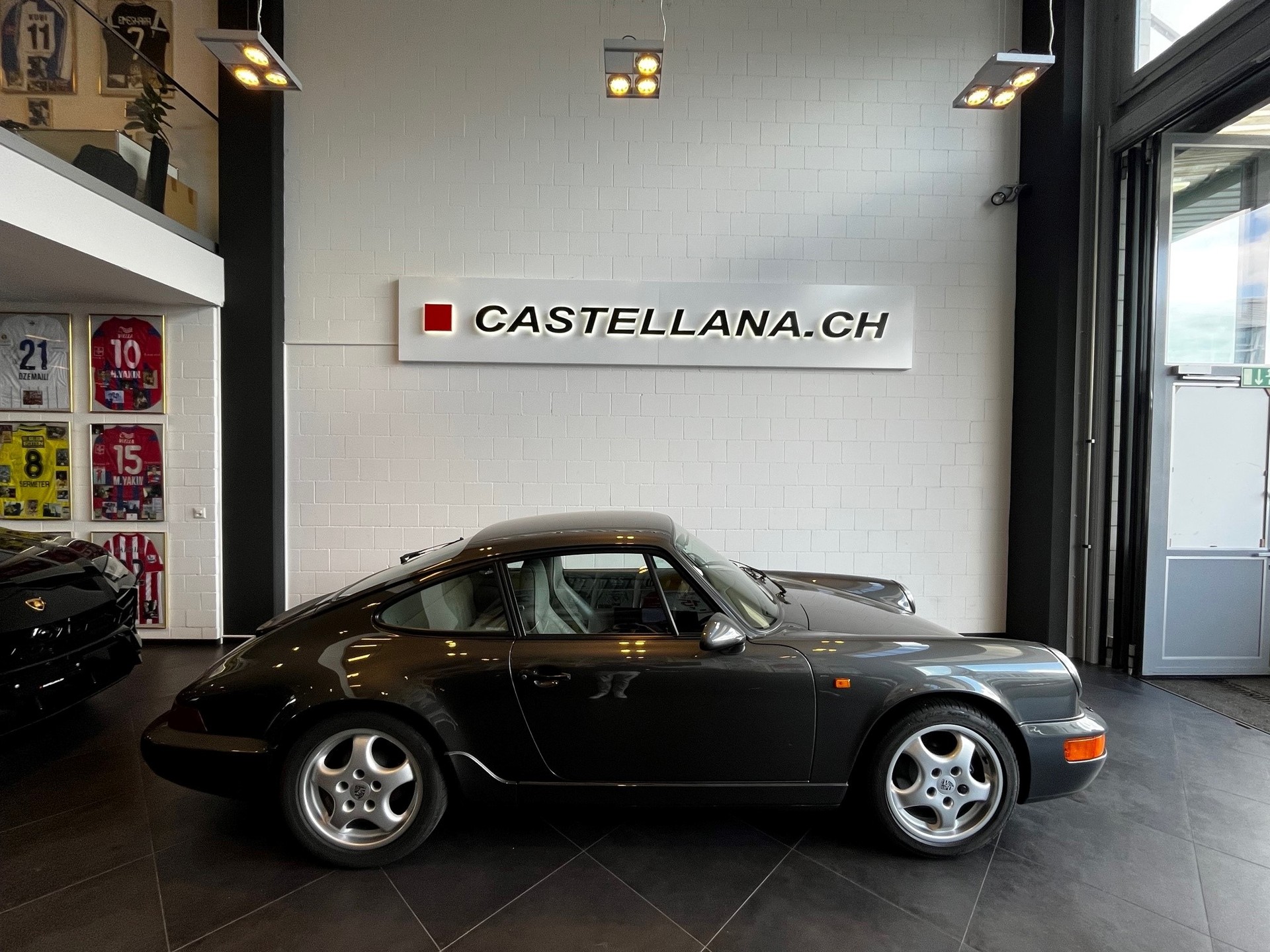 PORSCHE 911 Carrera 2-image-4