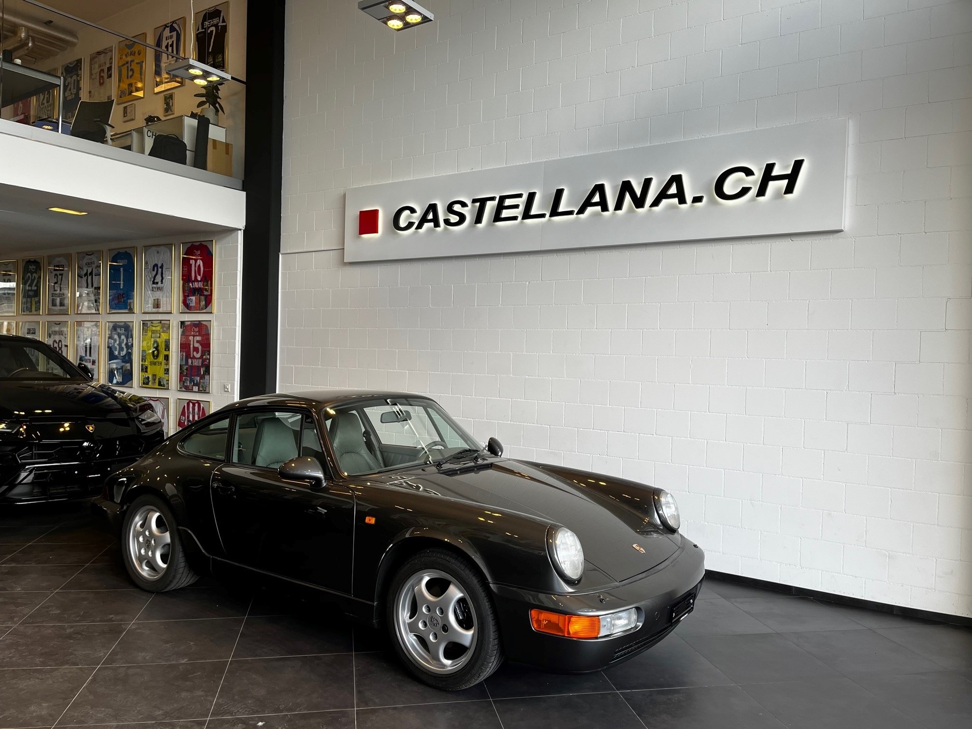 PORSCHE 911 Carrera 2-image-0