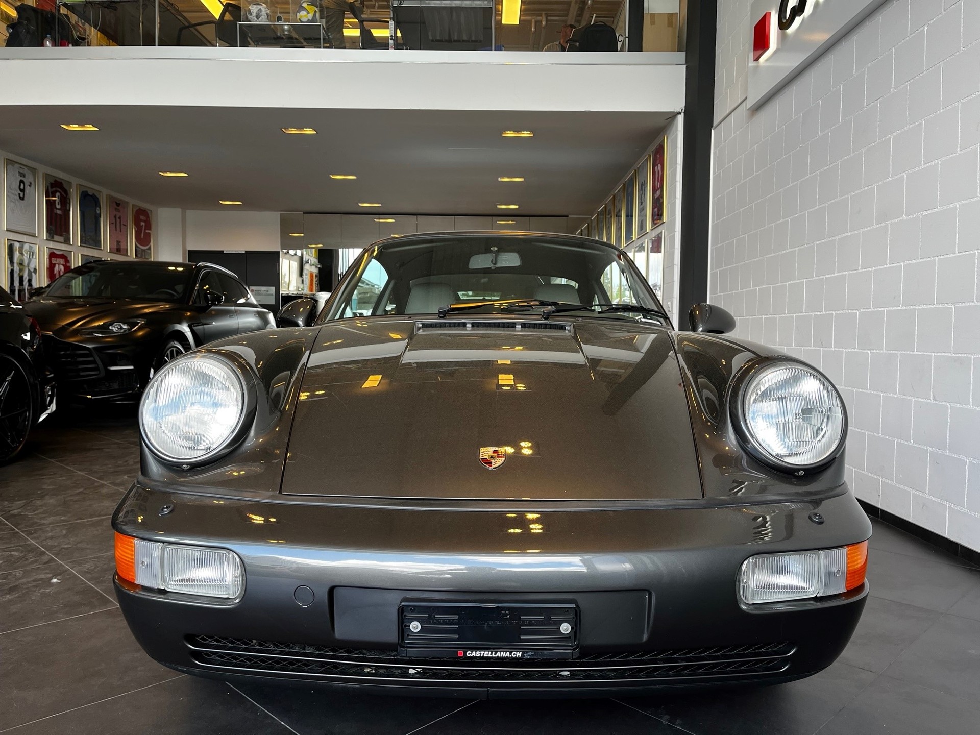 PORSCHE 911 Carrera 2-image-2