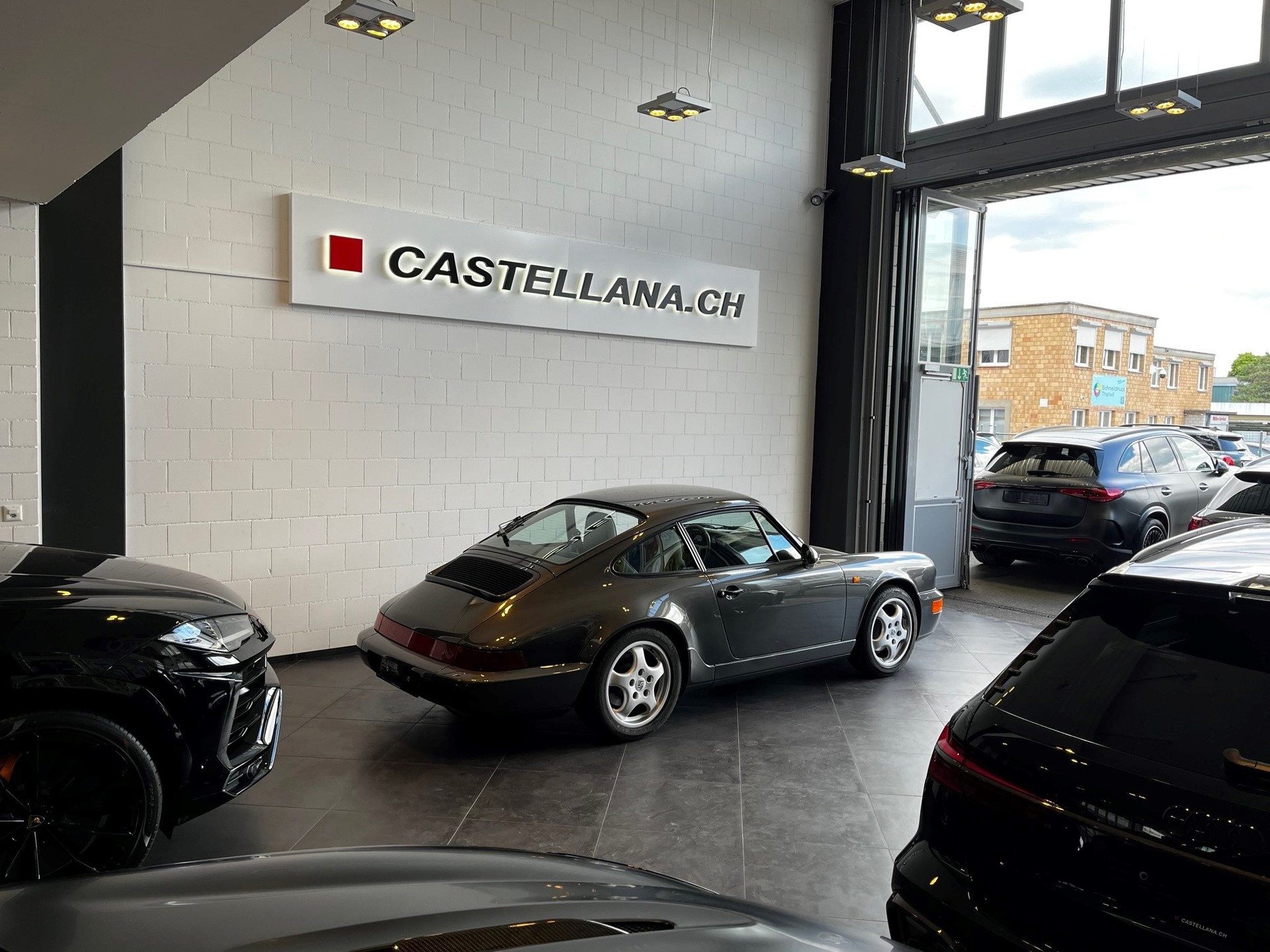 PORSCHE 911 Carrera 2-image-5