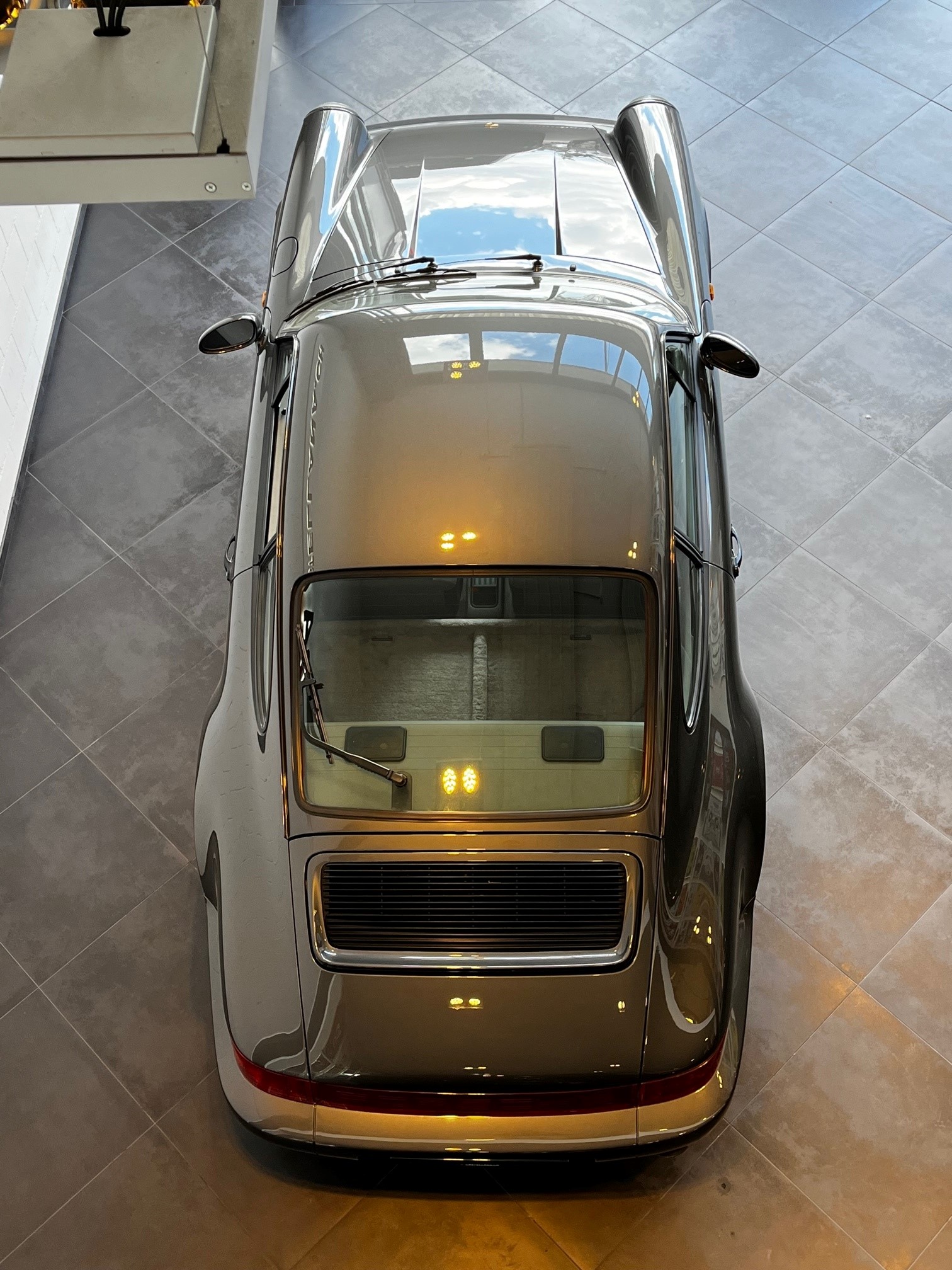 PORSCHE 911 Carrera 2-image-10