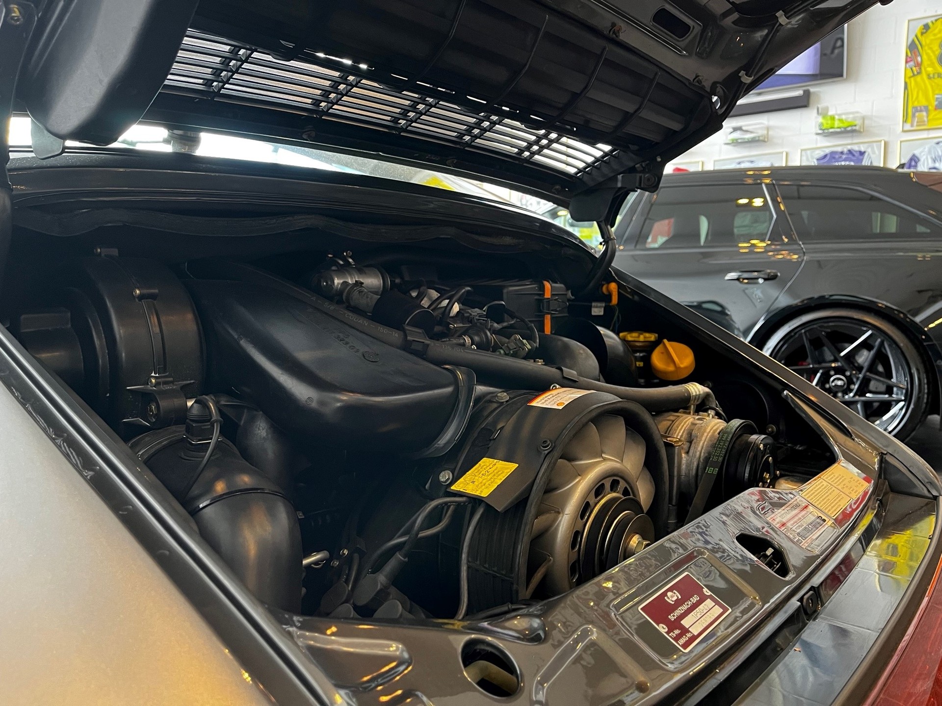 PORSCHE 911 Carrera 2-image-23