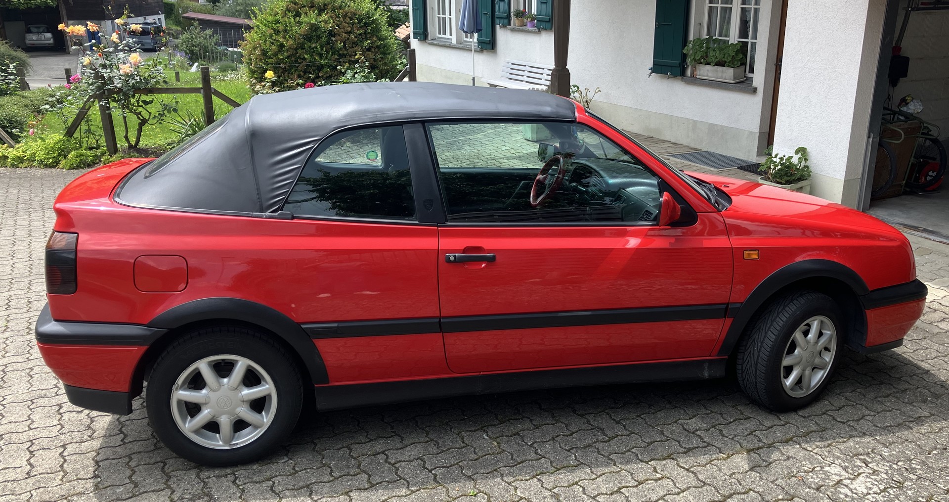 VW Golf Cabriolet 2000 Avantgarde-image-2
