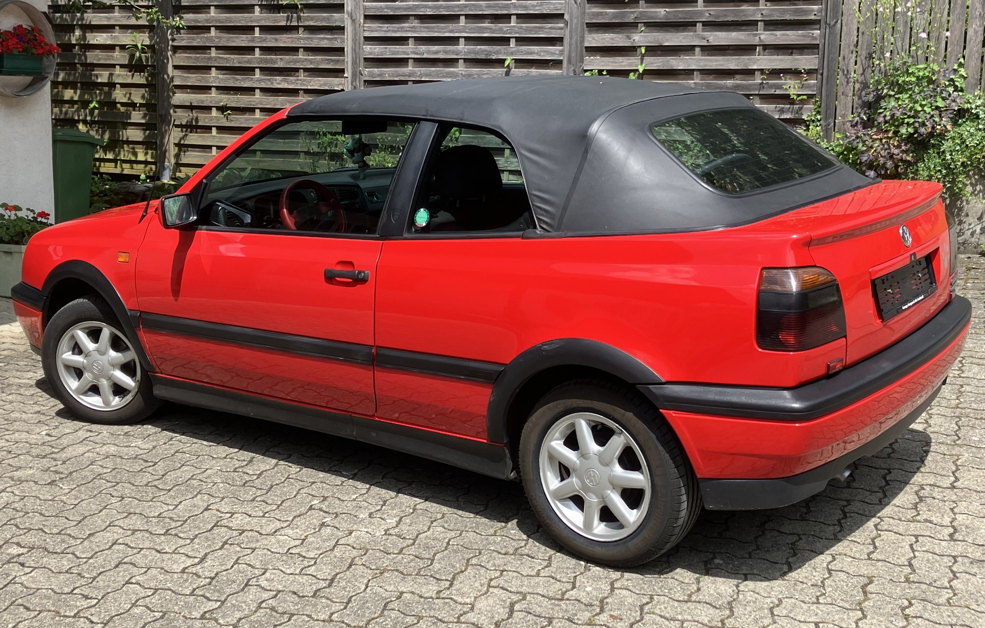 VW Golf Cabriolet 2000 Avantgarde-image-1