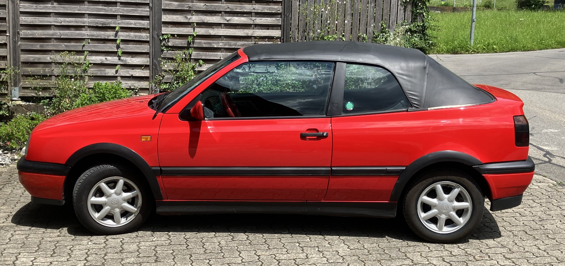 VW Golf Cabriolet 2000 Avantgarde-image-0