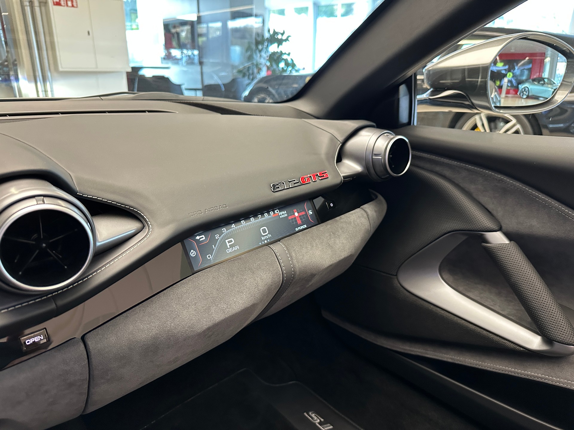 FERRARI 812 GTS-image-14