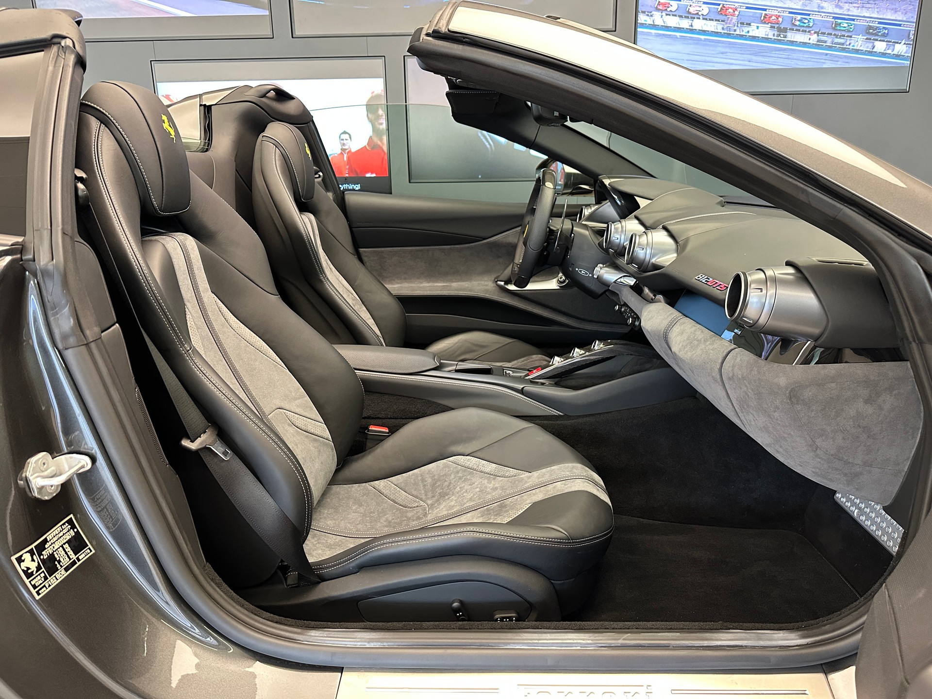 FERRARI 812 GTS-image-9