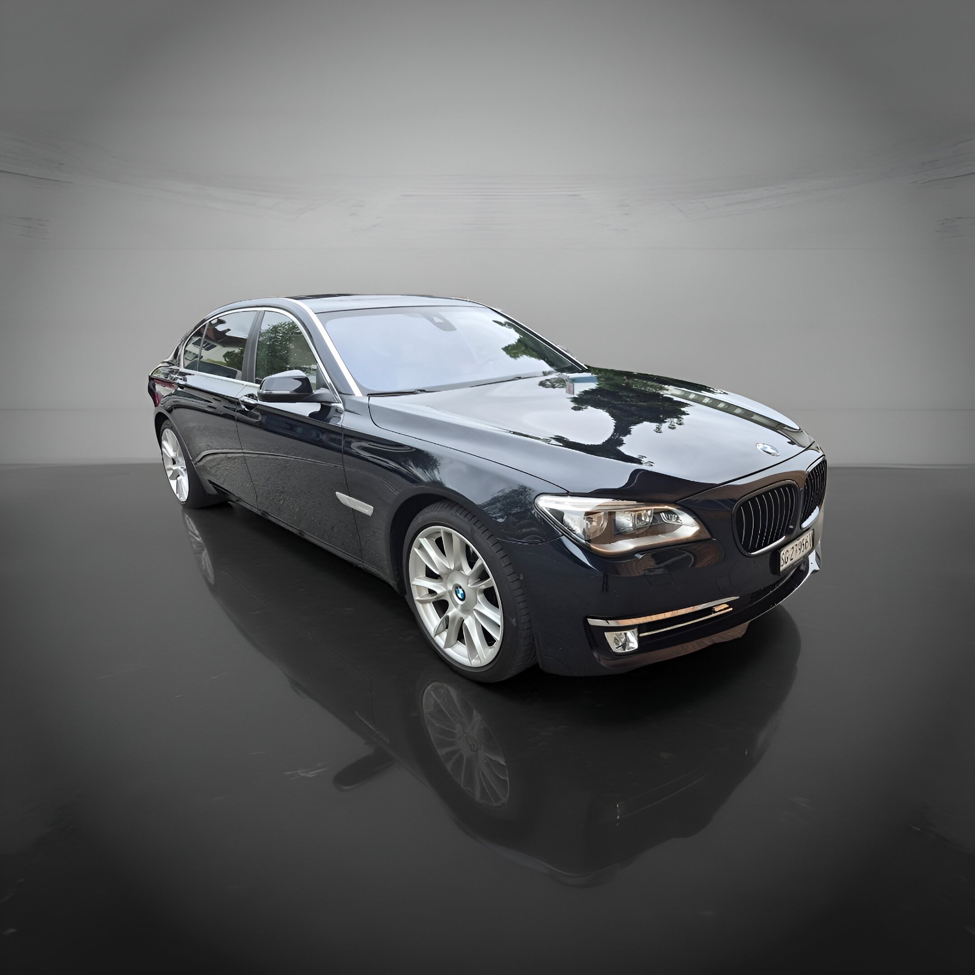 BMW 750Li xDrive-image-0