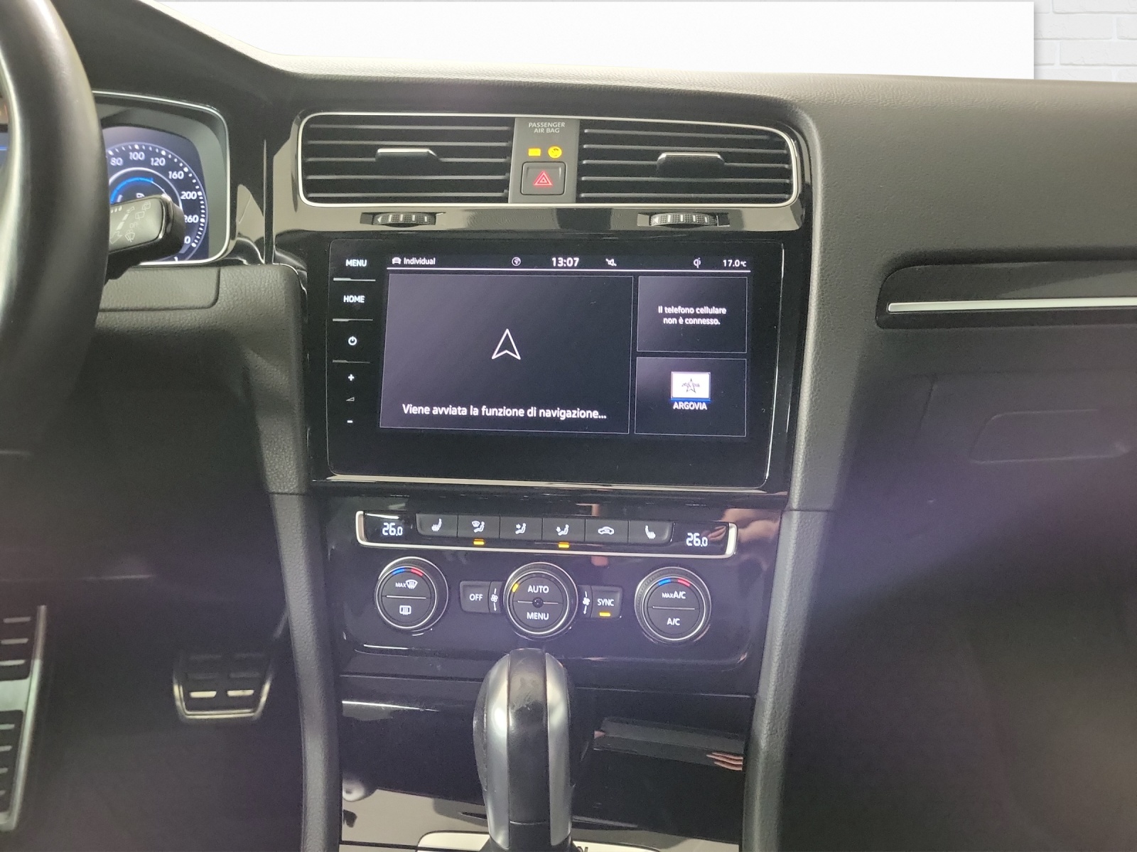 VW Golf VII 2.0 TSI R DSG 4motion-image-8