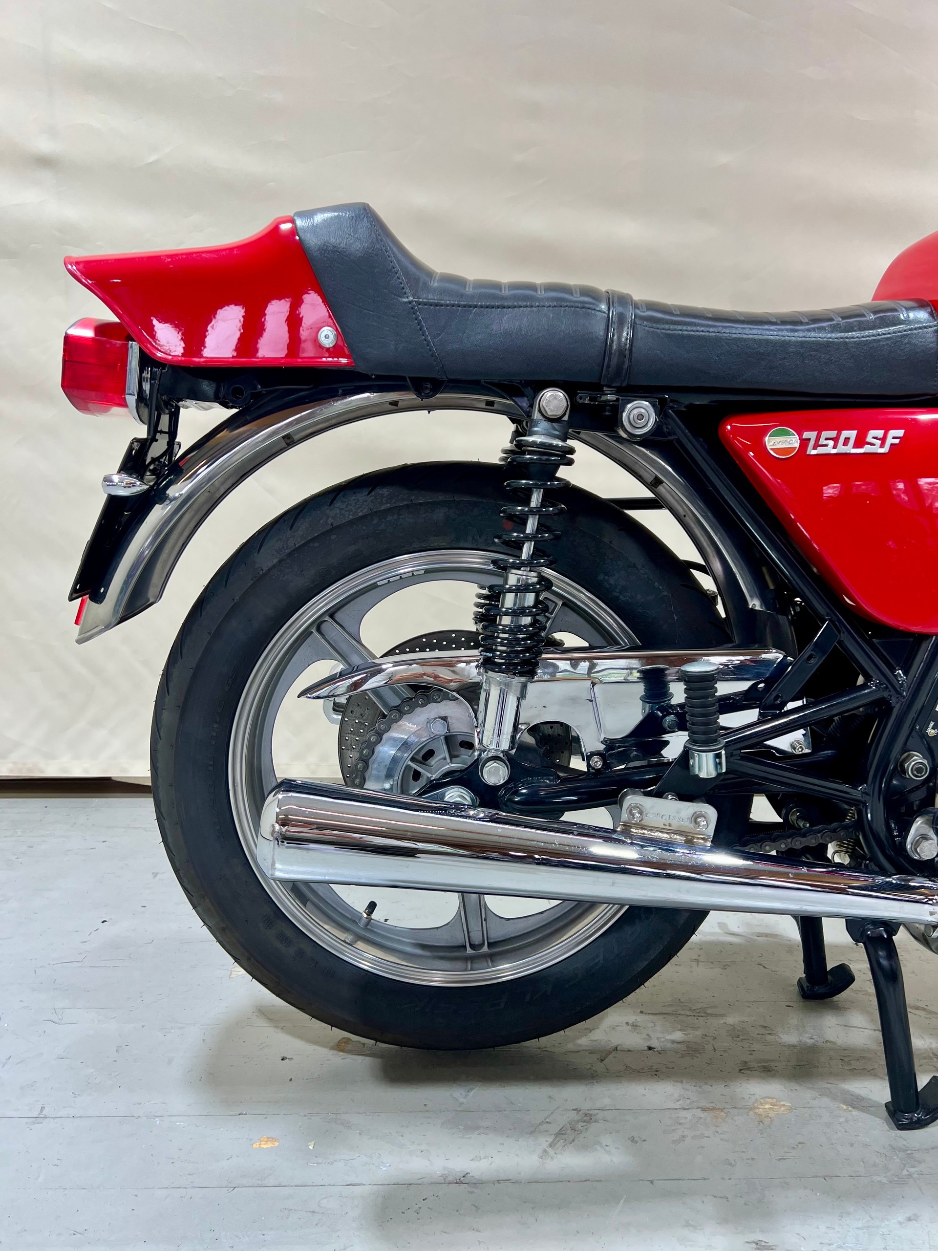 LAVERDA 750 SF-showroom-element-3