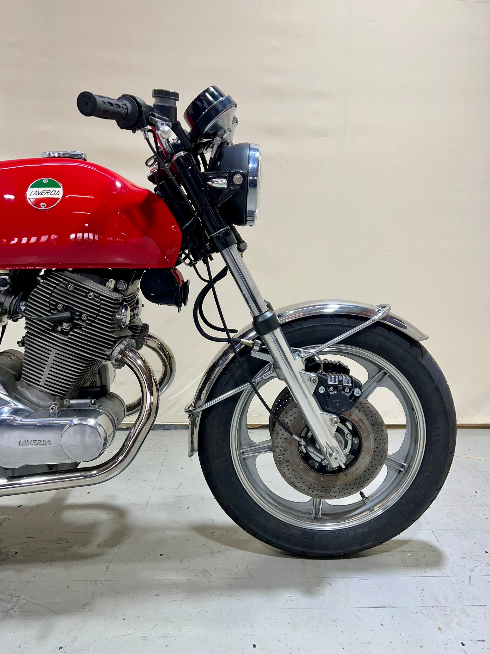 LAVERDA 750 SF-showroom-element-1
