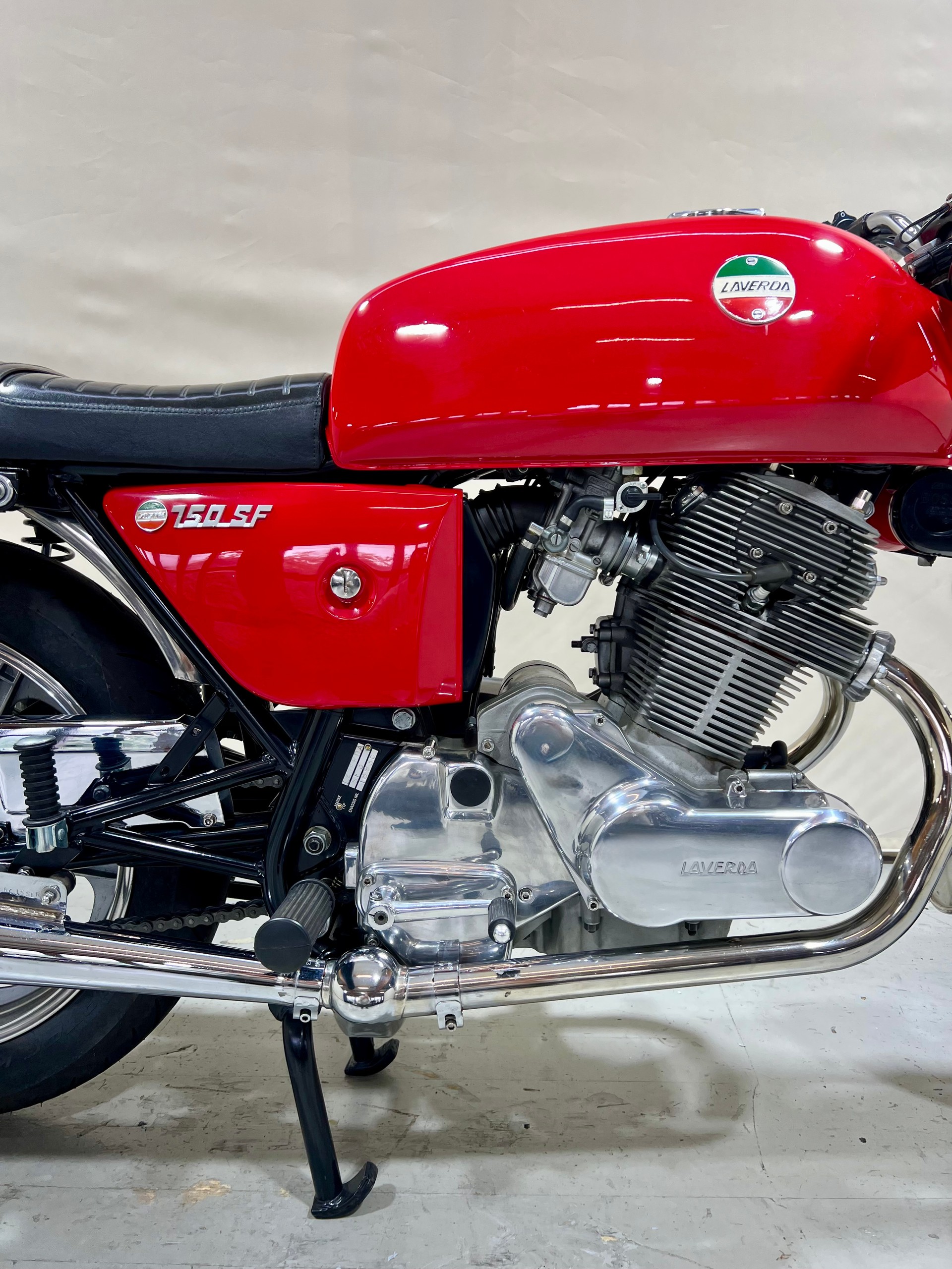LAVERDA 750 SF-showroom-element-2