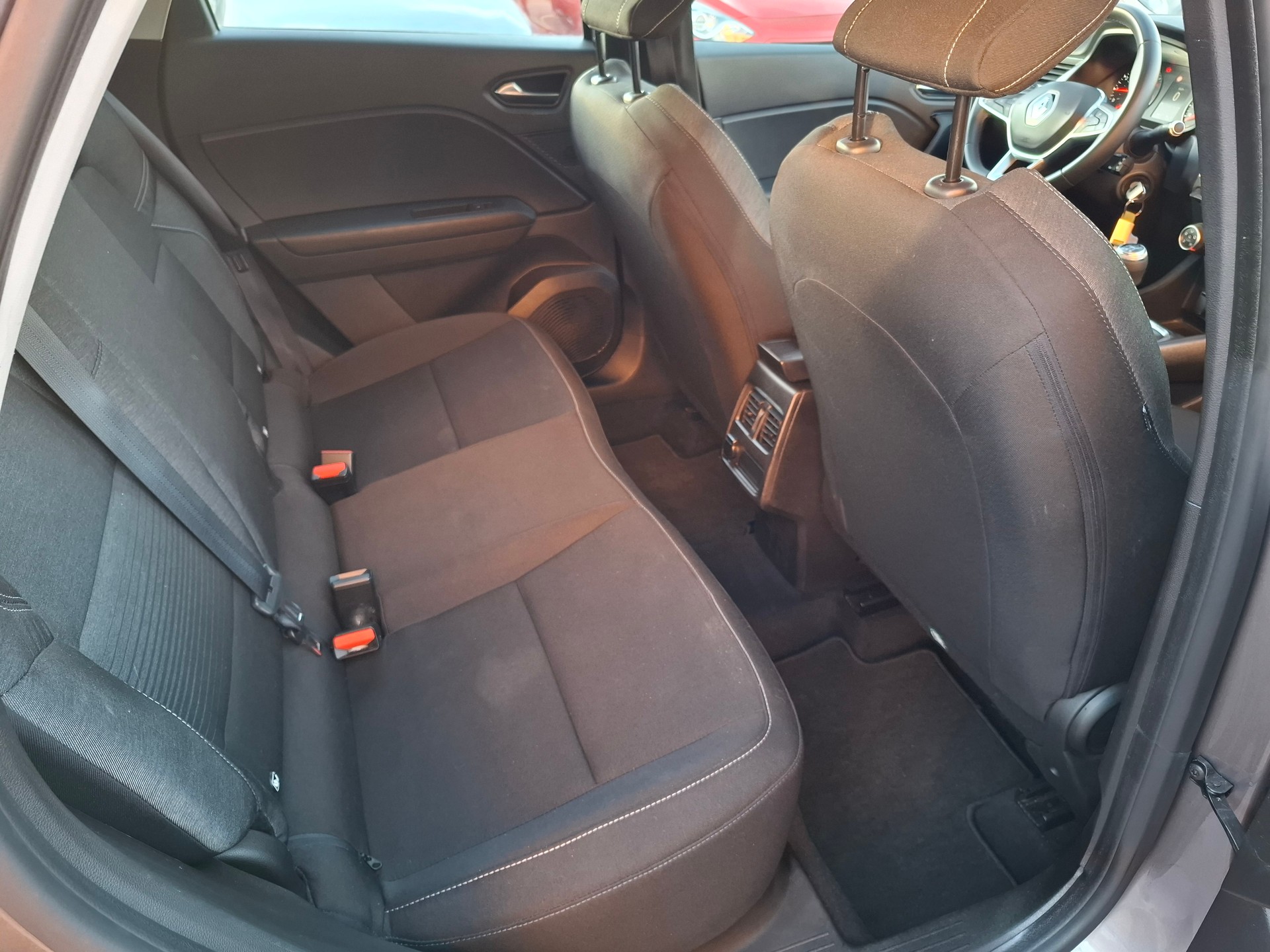 RENAULT Captur 1.0 TCe Intens-image-8