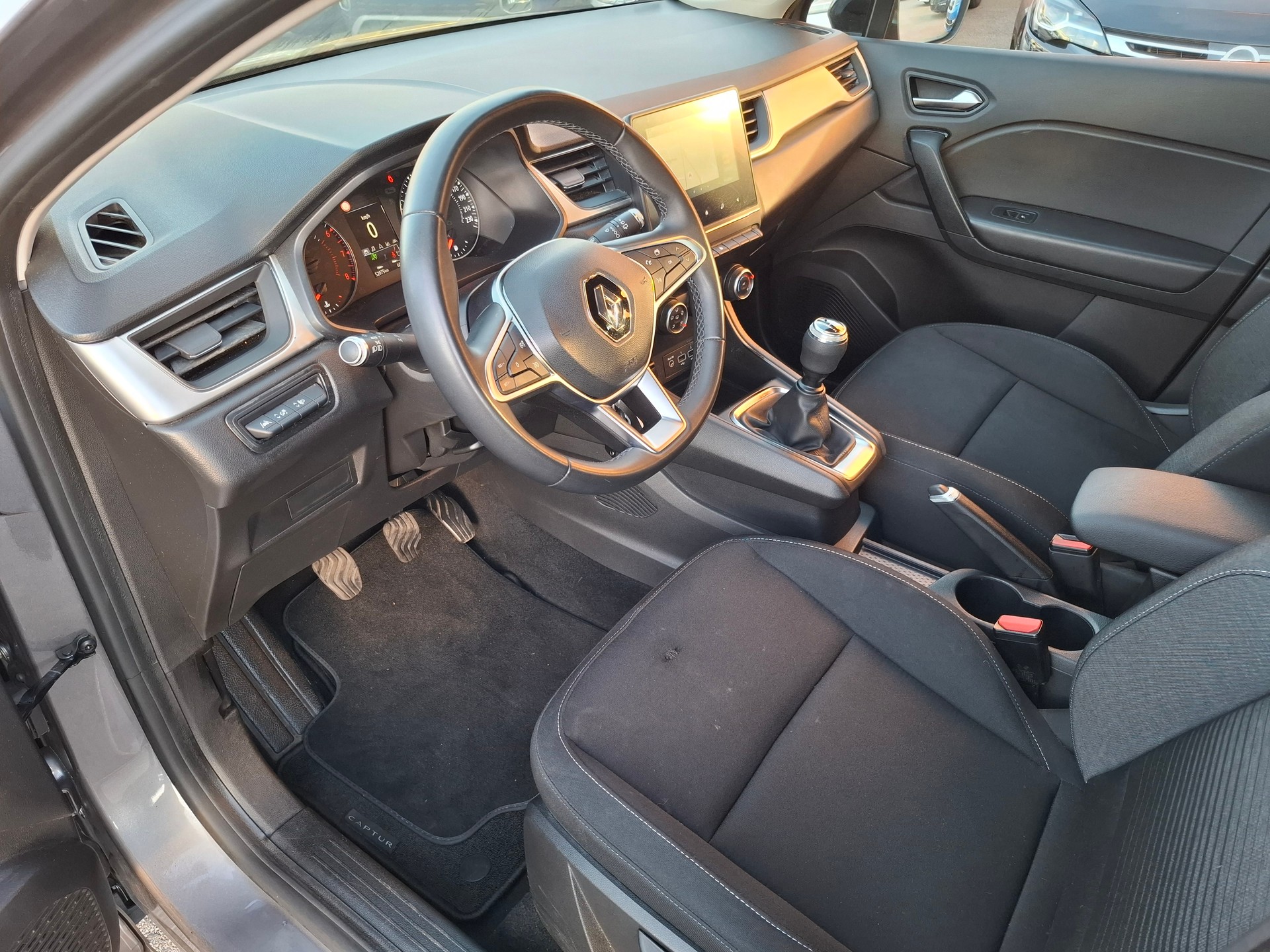 RENAULT Captur 1.0 TCe Intens-image-7