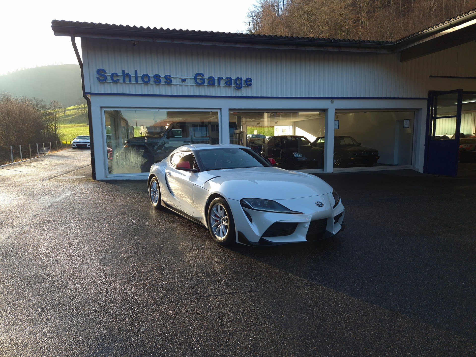 TOYOTA Supra GR 2.0i Turbo Sport Automat 8-showroom-element-2