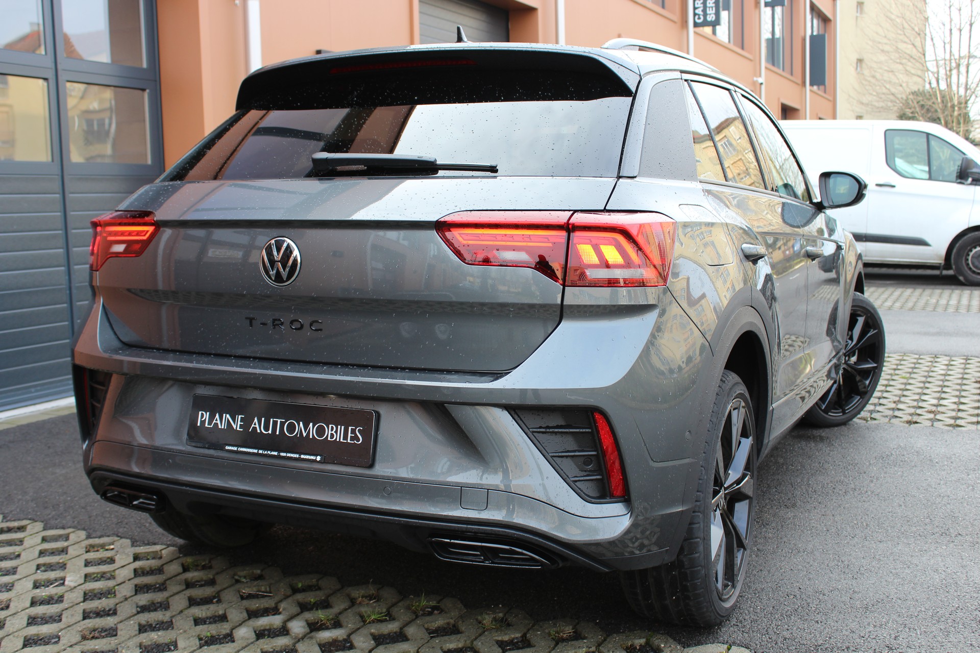 VW T-Roc 1.5 TSI EVO R-Line DSG - "Toit Ouvrant * Jantes 19' * Feux IQ Light * Tempomat Adapt * Siège/Volant Chauffant-image-4