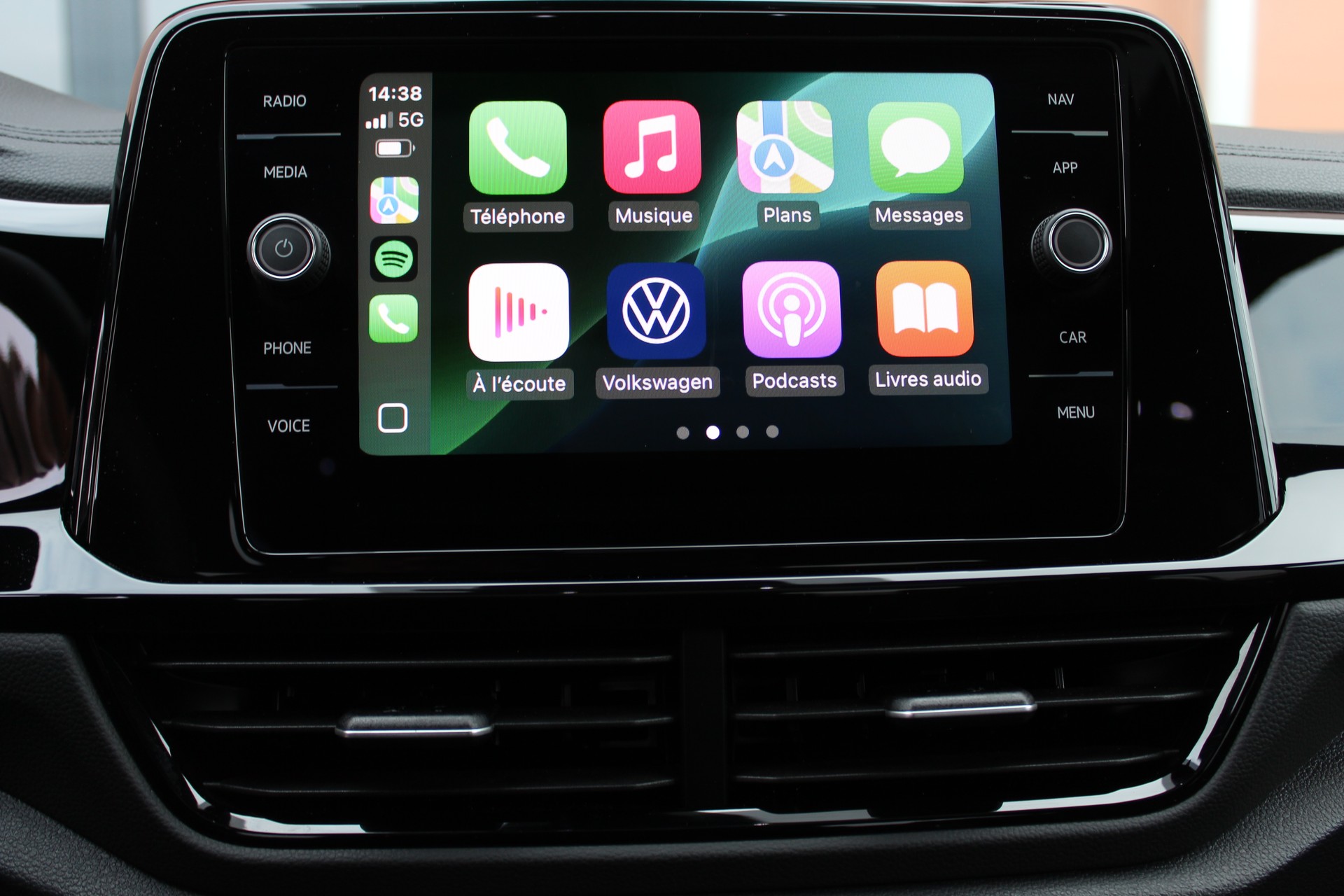 VW T-Roc 1.5 TSI EVO R-Line DSG - "Toit Ouvrant * Jantes 19' * Feux IQ Light * Tempomat Adapt * Siège/Volant Chauffant-image-13